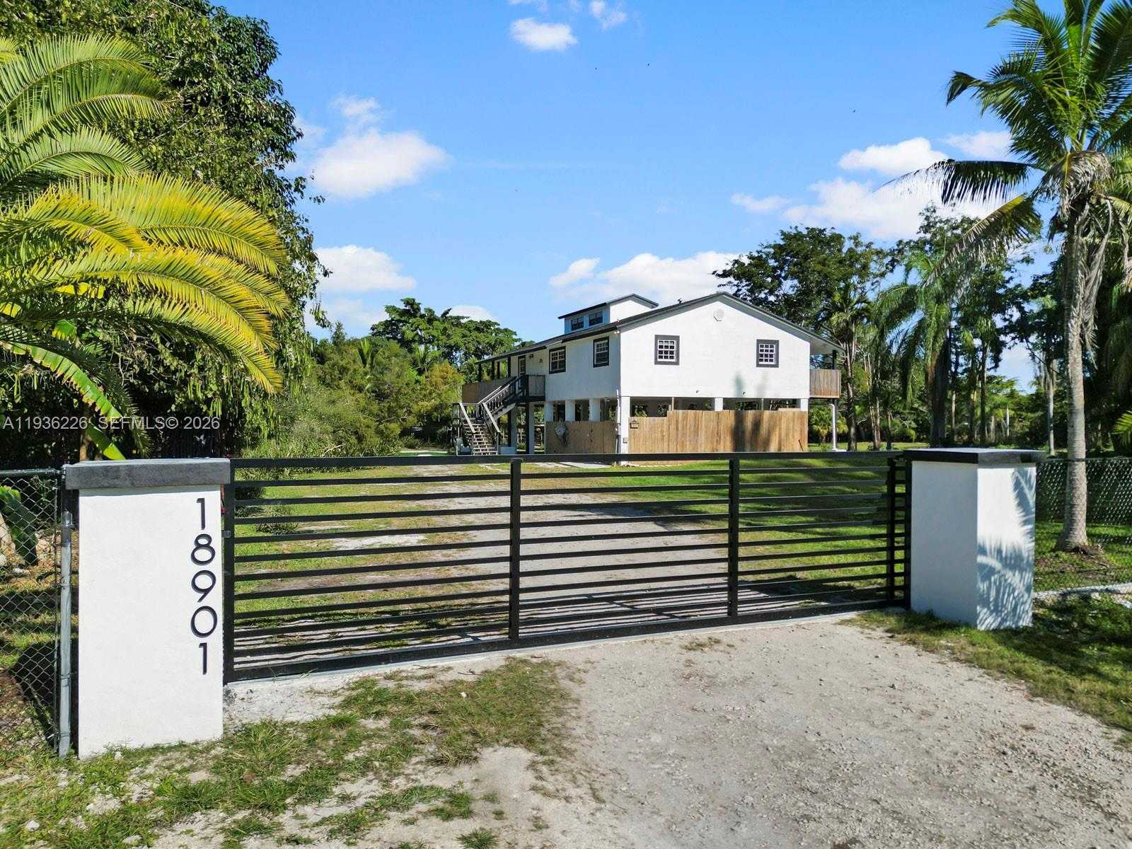 Small Image of 18901 SOUTH WEST 59TH ST, Southwest Ranches Number 2