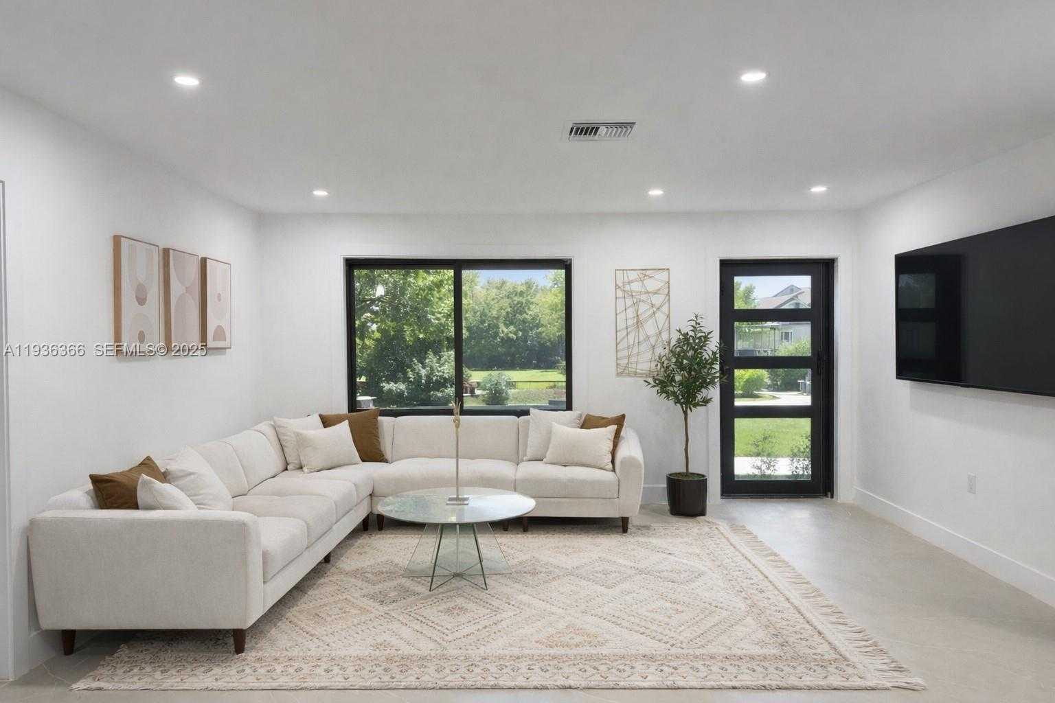 Small Image of 7904 SOUTH WEST 139TH CT, Miami Number 2