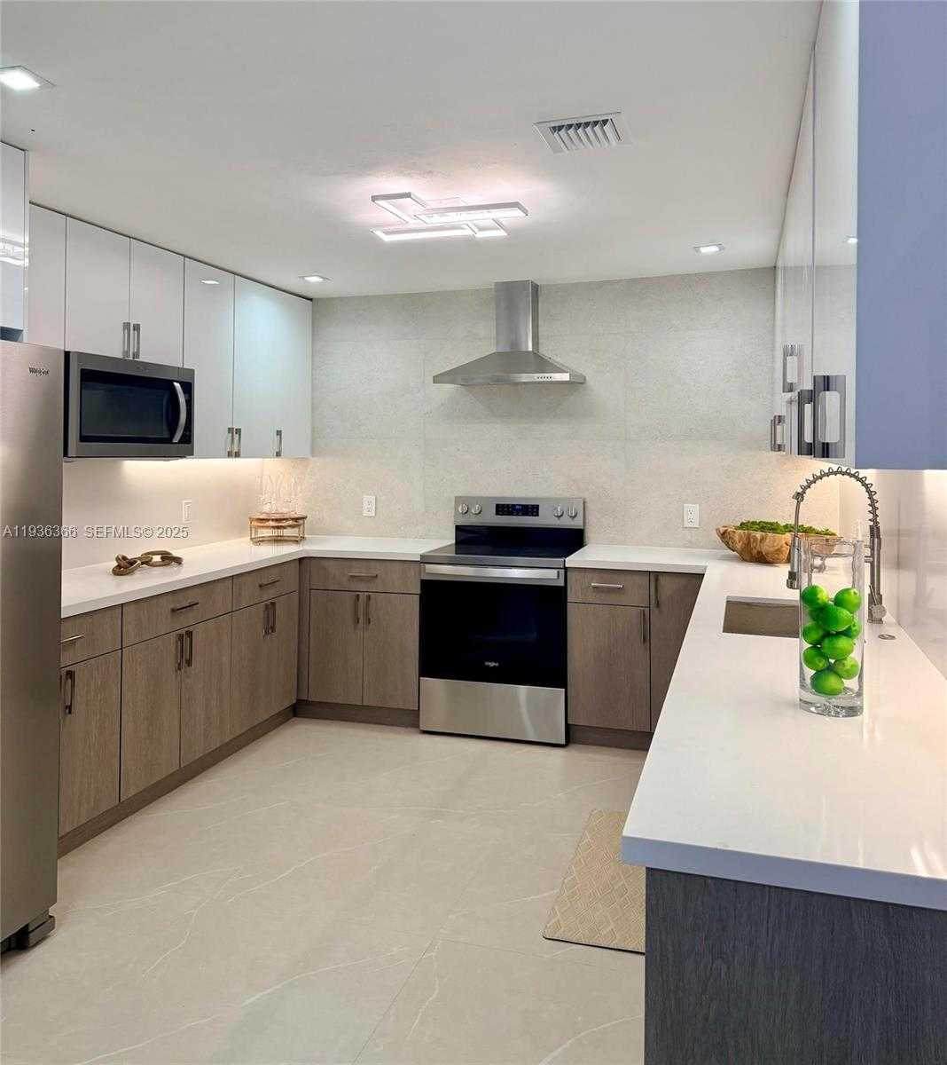 Small Image of 7904 SOUTH WEST 139TH CT, Miami Number 4