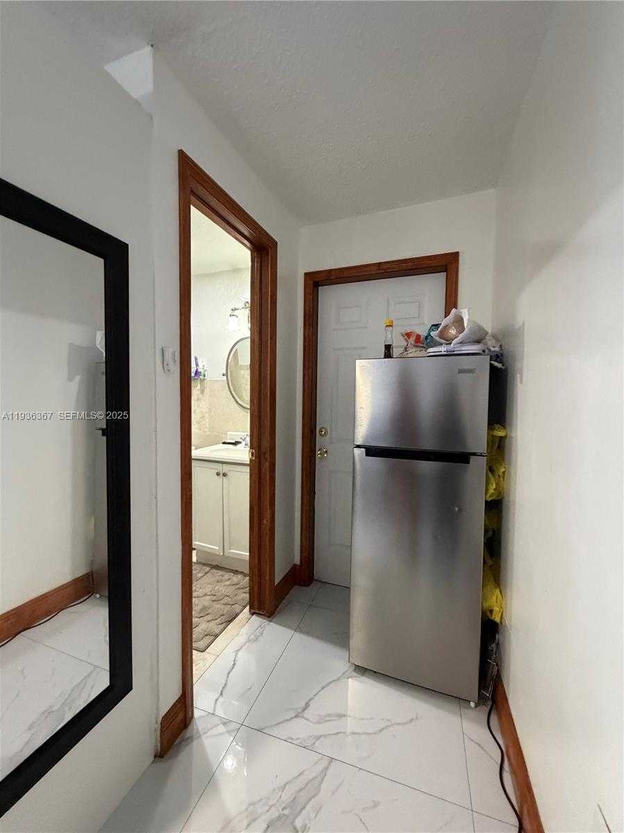 Small Image of 15022 SOUTH WEST 67TH LN, Miami Number 23