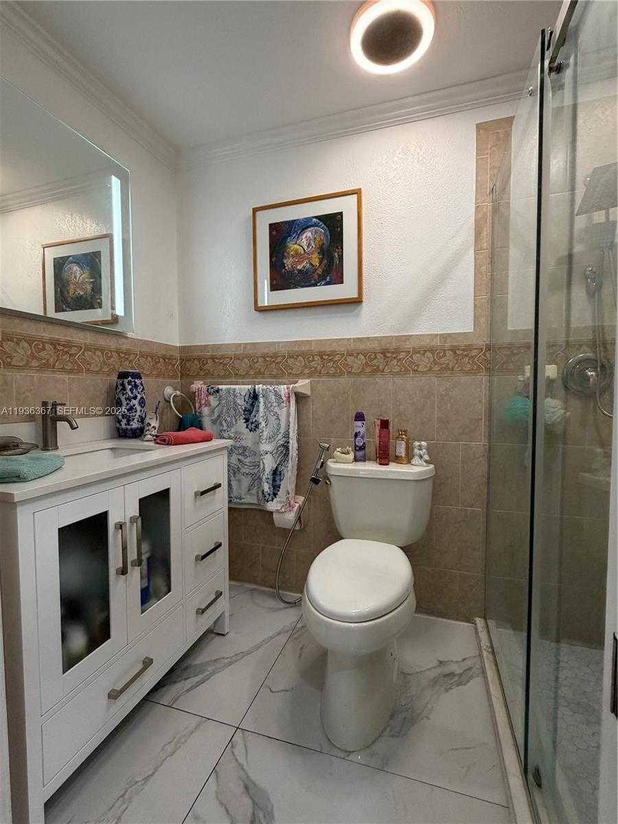 Small Image of 15022 SOUTH WEST 67TH LN, Miami Number 29