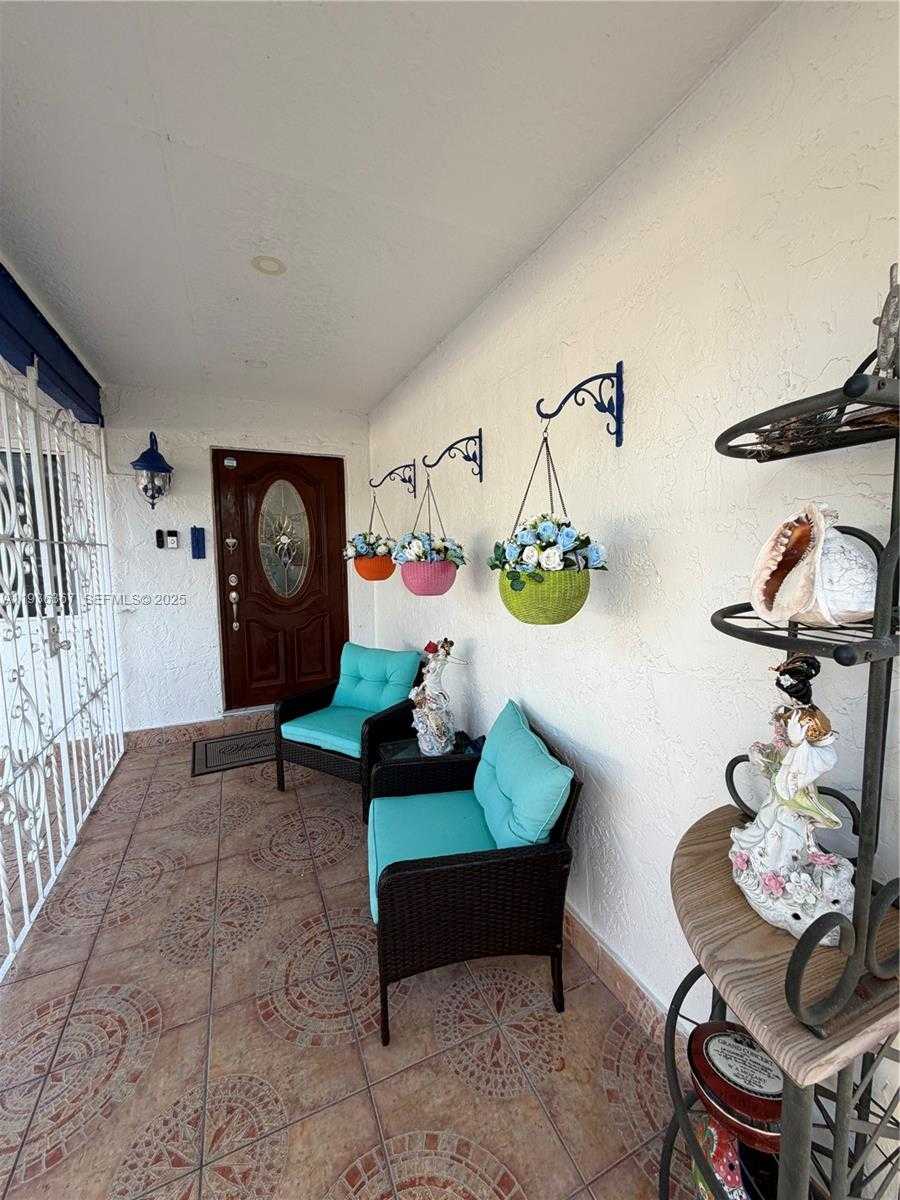 Small Image of 15022 SOUTH WEST 67TH LN, Miami Number 3