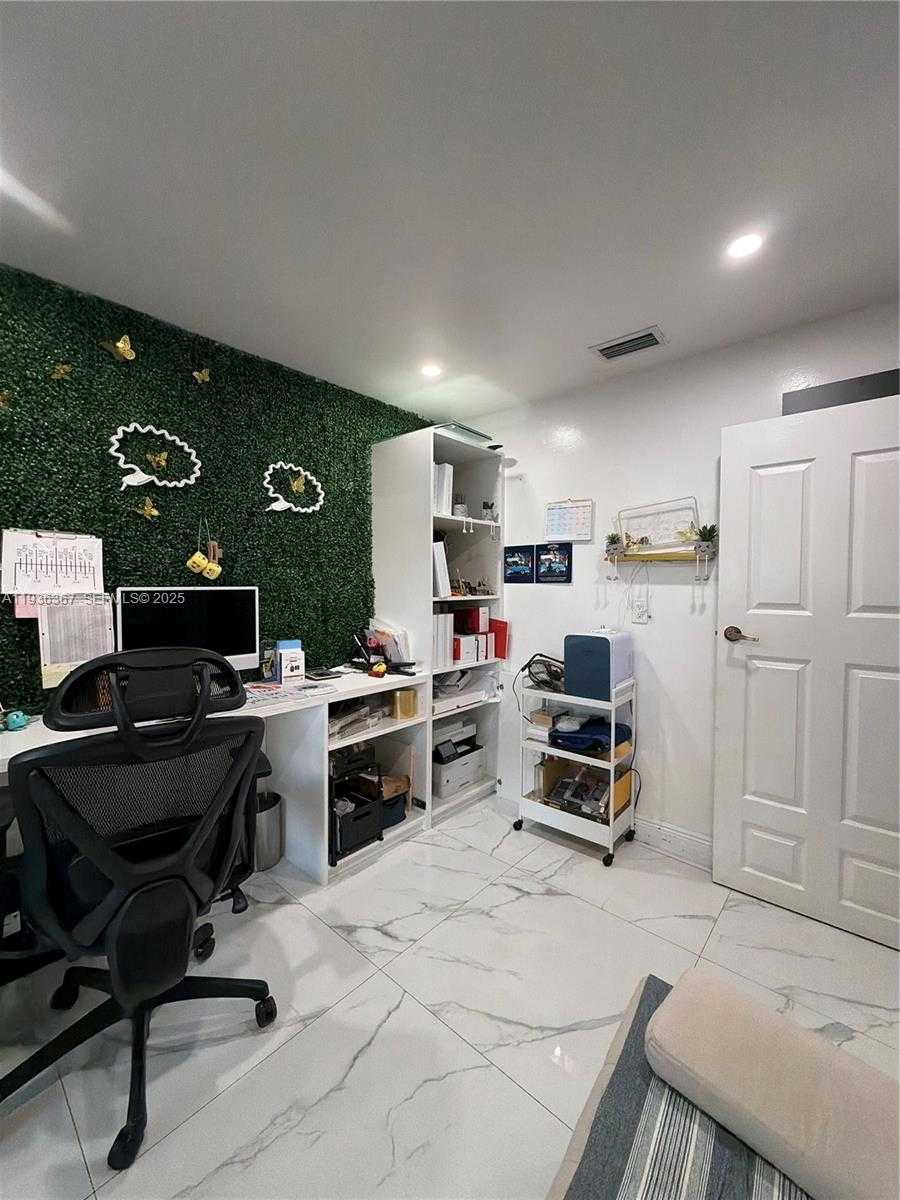 Small Image of 15022 SOUTH WEST 67TH LN, Miami Number 33