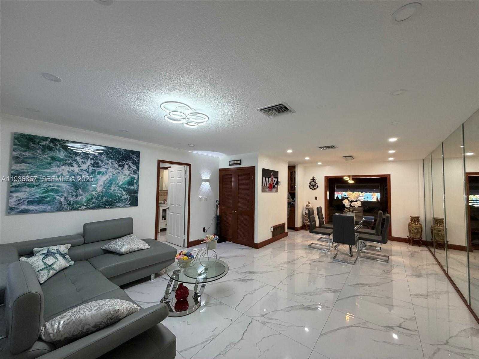 Small Image of 15022 SOUTH WEST 67TH LN, Miami Number 5
