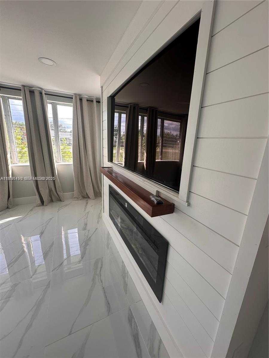 Small Image of 130 VIRGINIA CT, Englewood Number 12