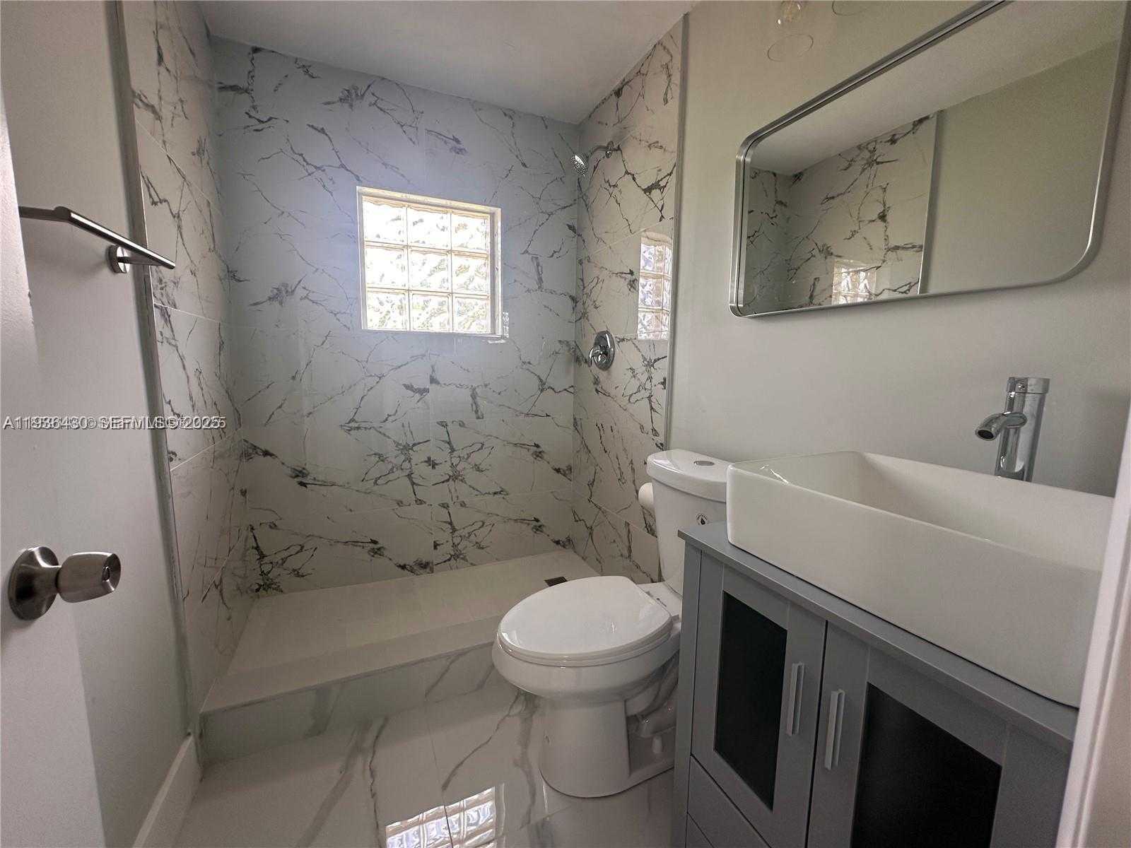 Small Image of 130 VIRGINIA CT, Englewood Number 16