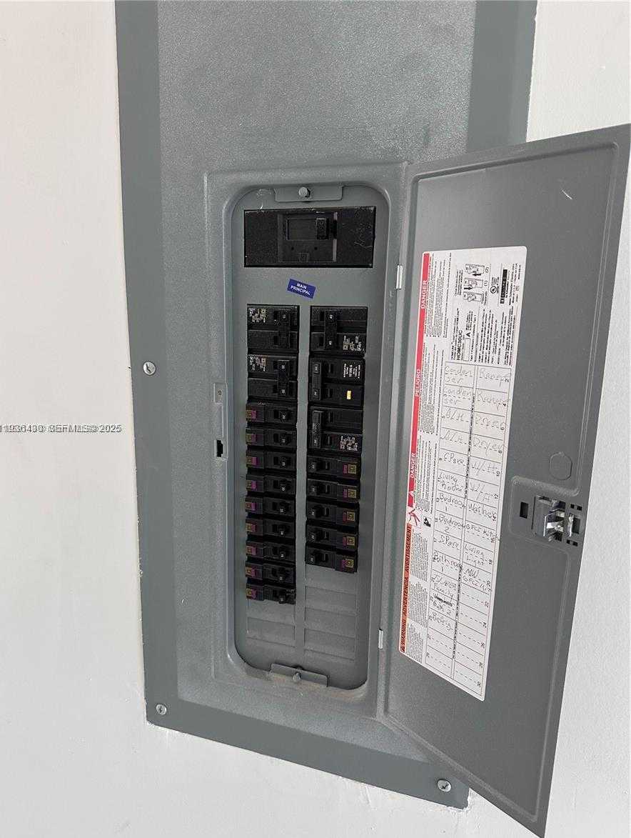 Small Image of 130 VIRGINIA CT, Englewood Number 20