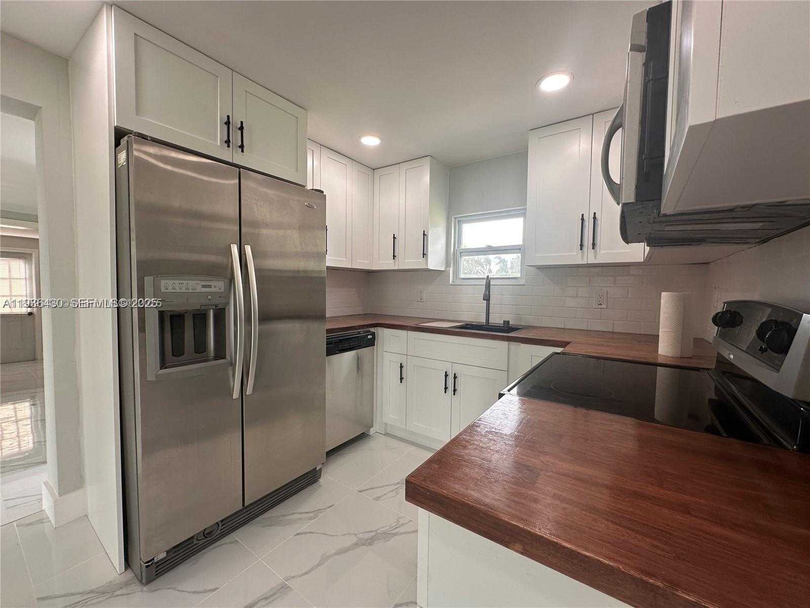 Small Image of 130 VIRGINIA CT, Englewood Number 8