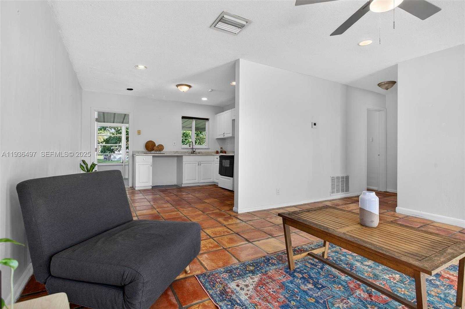 Small Image of 6711 NORTH WEST 72ND ST, Tamarac Number 10