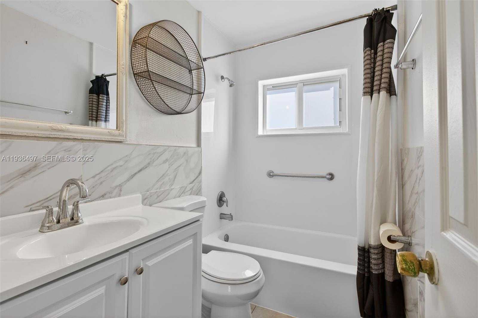 Small Image of 6711 NORTH WEST 72ND ST, Tamarac Number 16