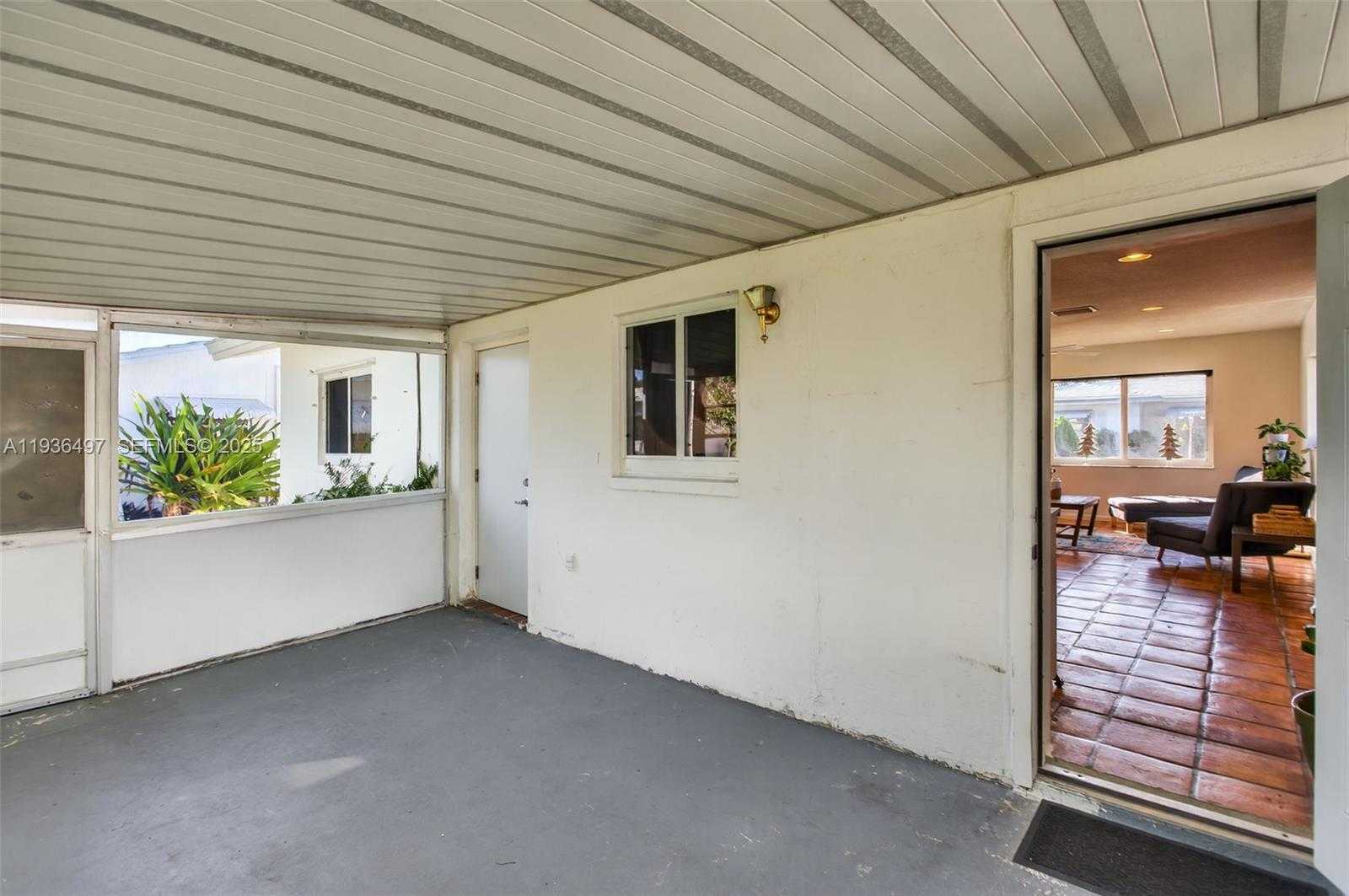 Small Image of 6711 NORTH WEST 72ND ST, Tamarac Number 23