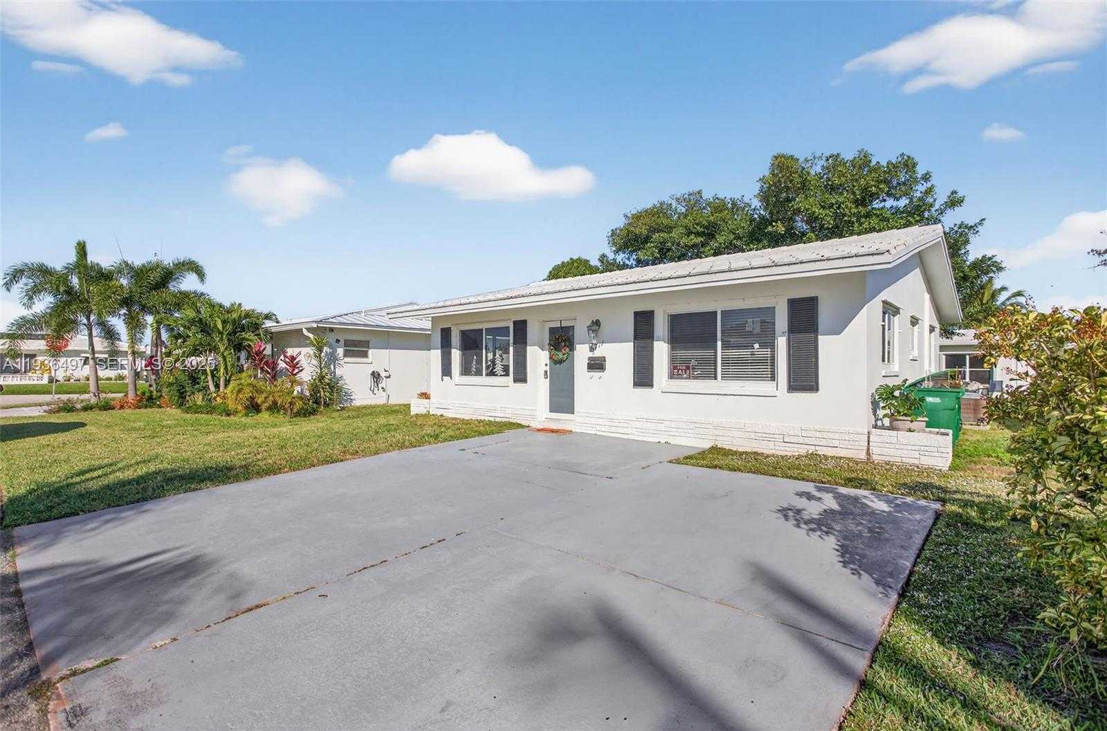 Small Image of 6711 NORTH WEST 72ND ST, Tamarac Number 3