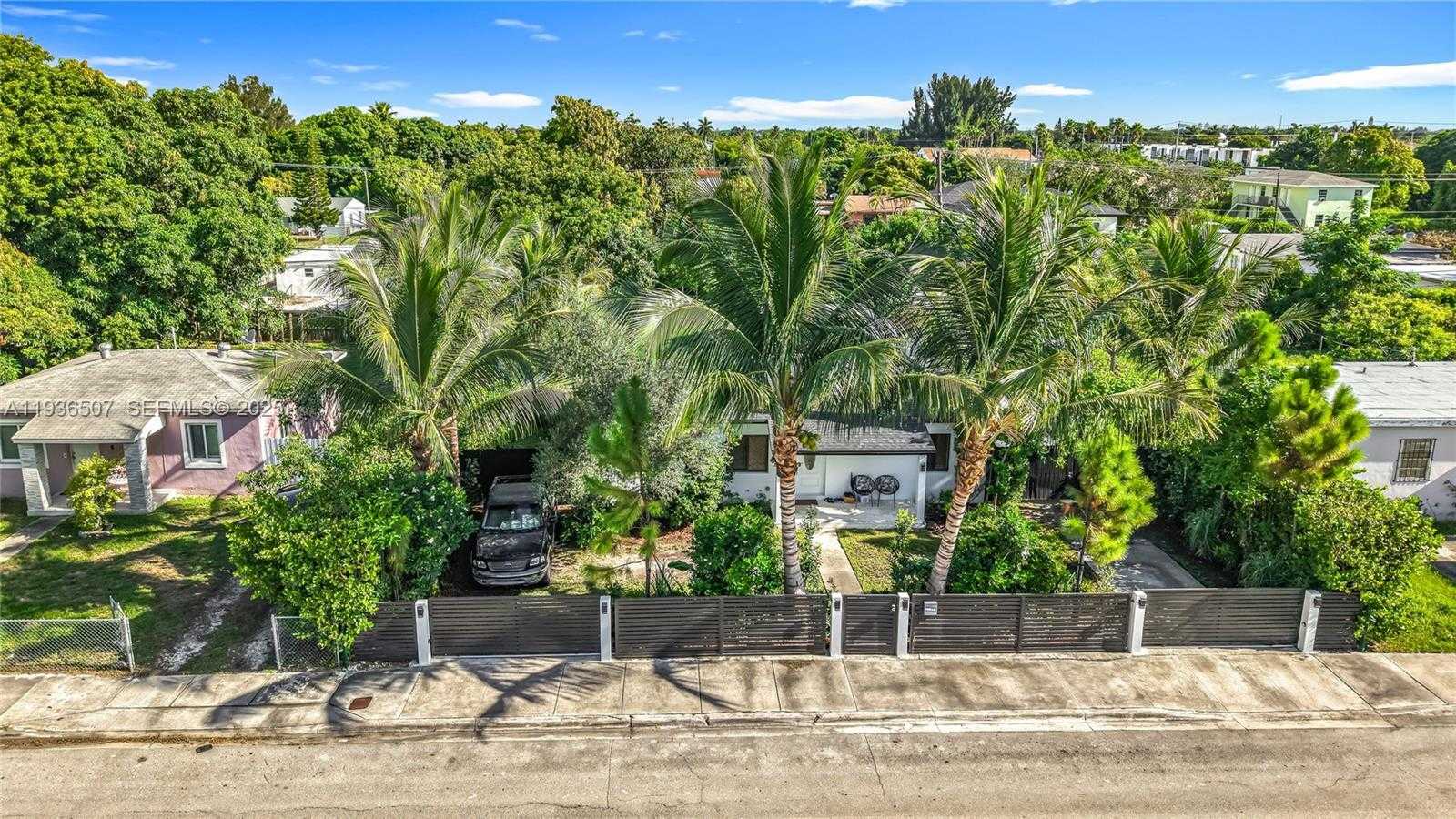 Small Image of 10045 SOUTH WEST 172ND ST, Miami Number 2