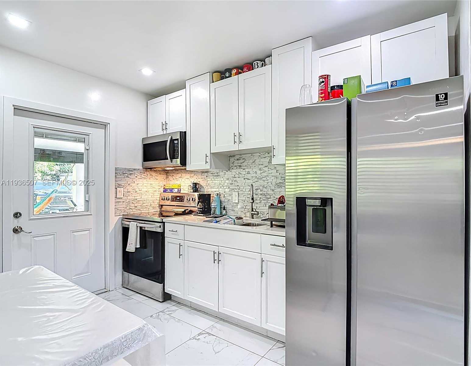 Small Image of 10045 SOUTH WEST 172ND ST, Miami Number 21