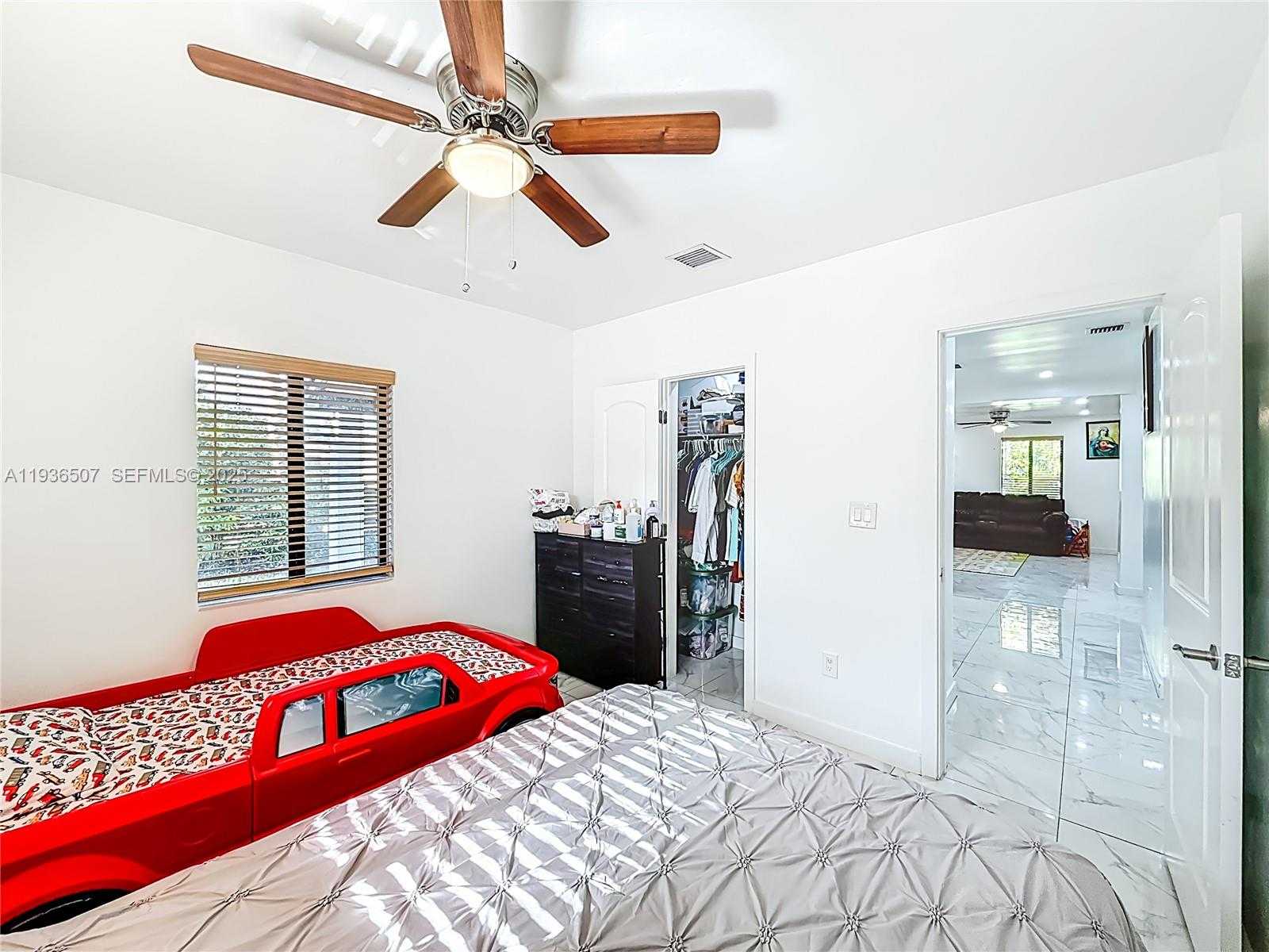 Small Image of 10045 SOUTH WEST 172ND ST, Miami Number 23