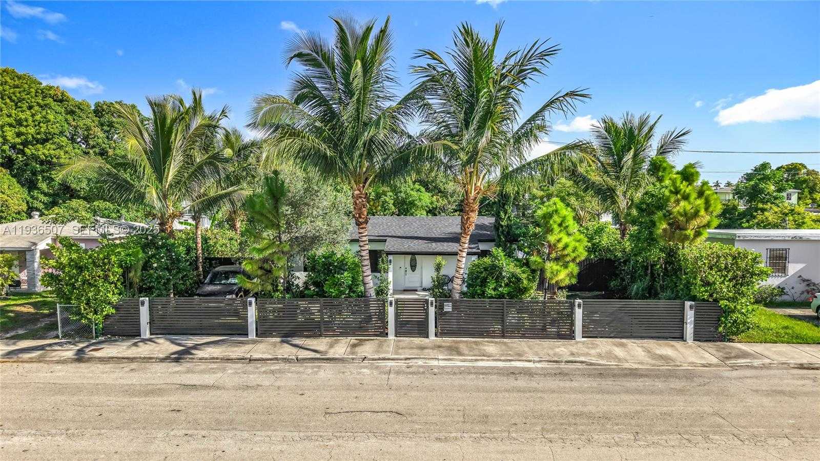 Small Image of 10045 SOUTH WEST 172ND ST, Miami Number 3