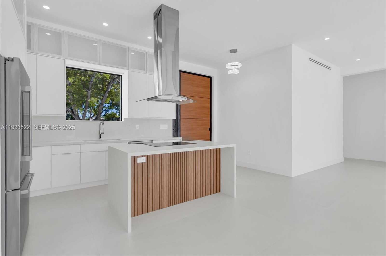 Small Image of 13200 NORTH BAYSHORE DR, North Miami Number 13