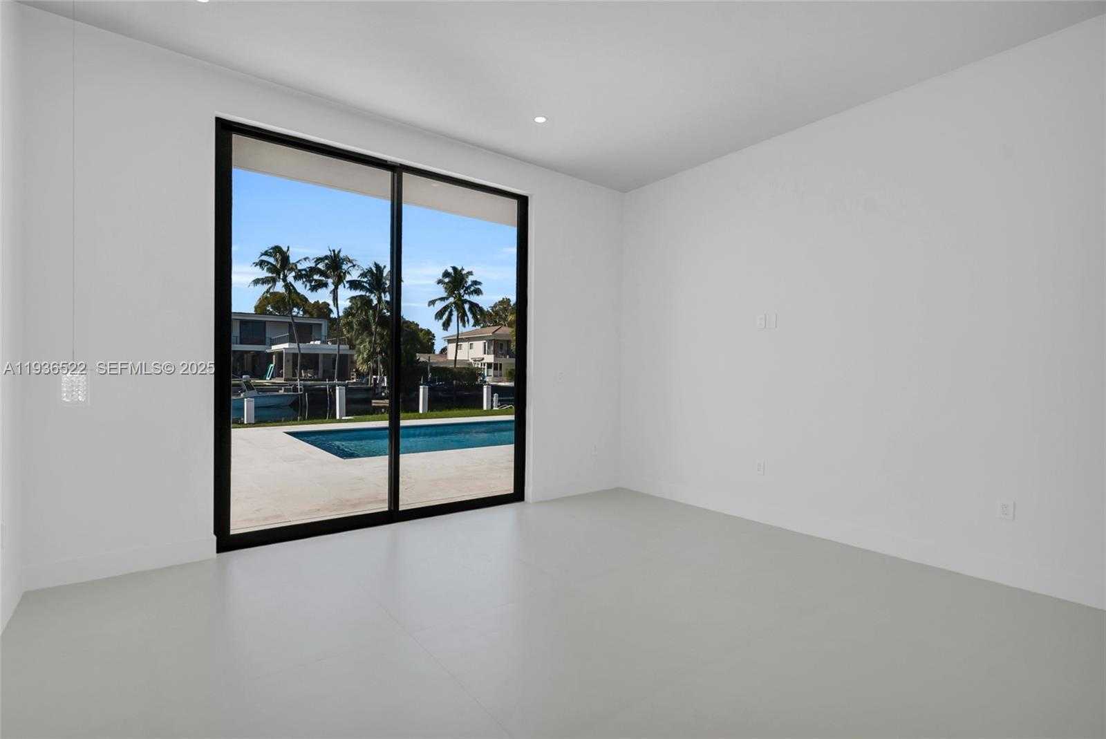 Small Image of 13200 NORTH BAYSHORE DR, North Miami Number 18