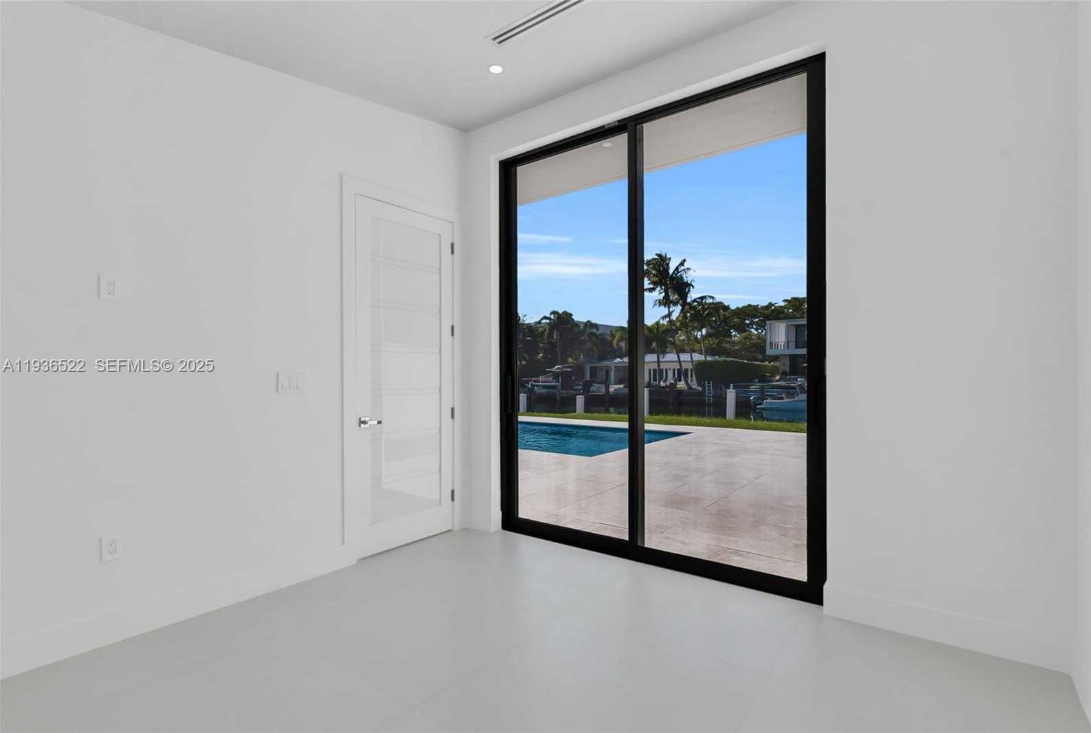 Small Image of 13200 NORTH BAYSHORE DR, North Miami Number 23