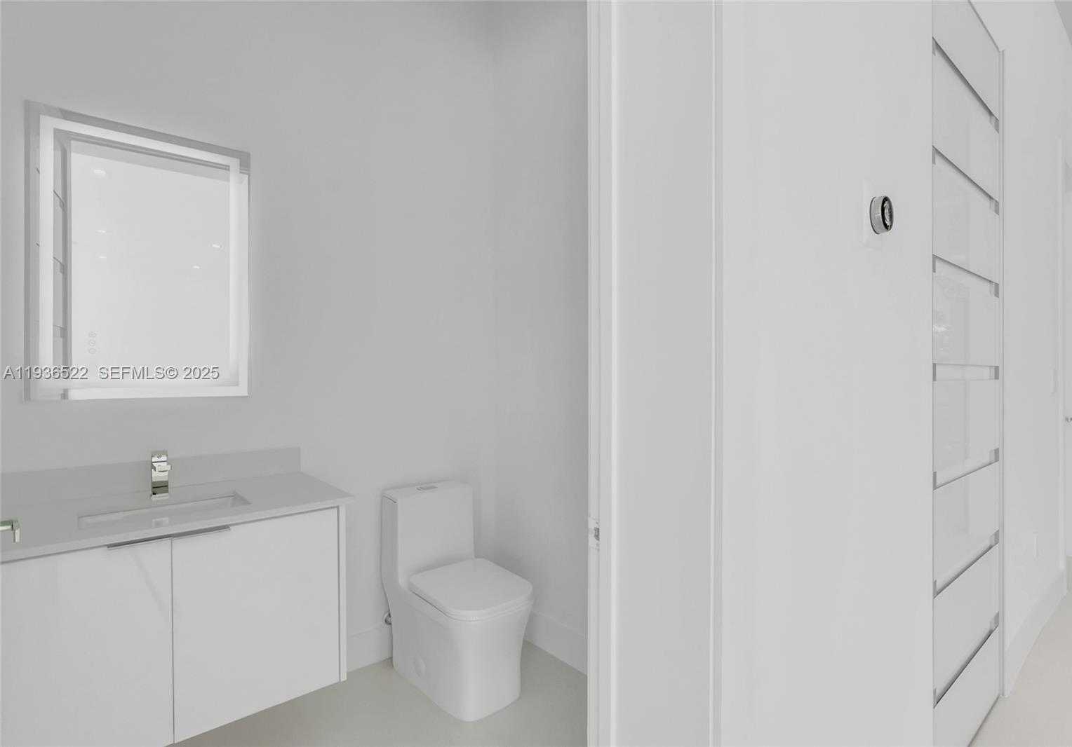 Small Image of 13200 NORTH BAYSHORE DR, North Miami Number 24