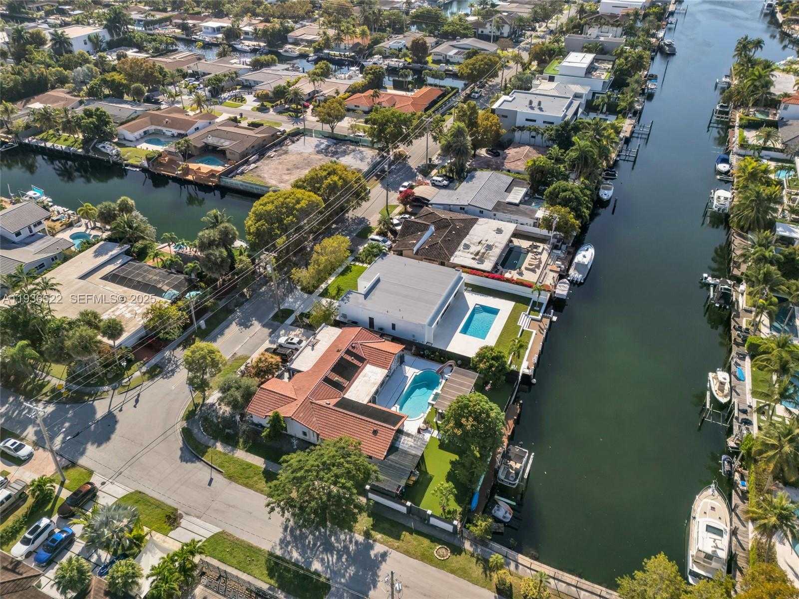 Small Image of 13200 NORTH BAYSHORE DR, North Miami Number 33