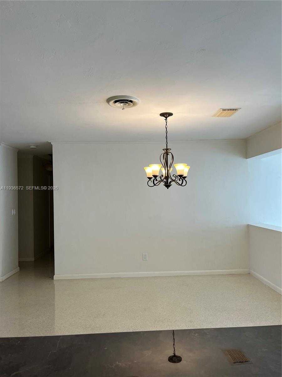 Small Image of 3912 GARFIELD ST, Hollywood Number 5