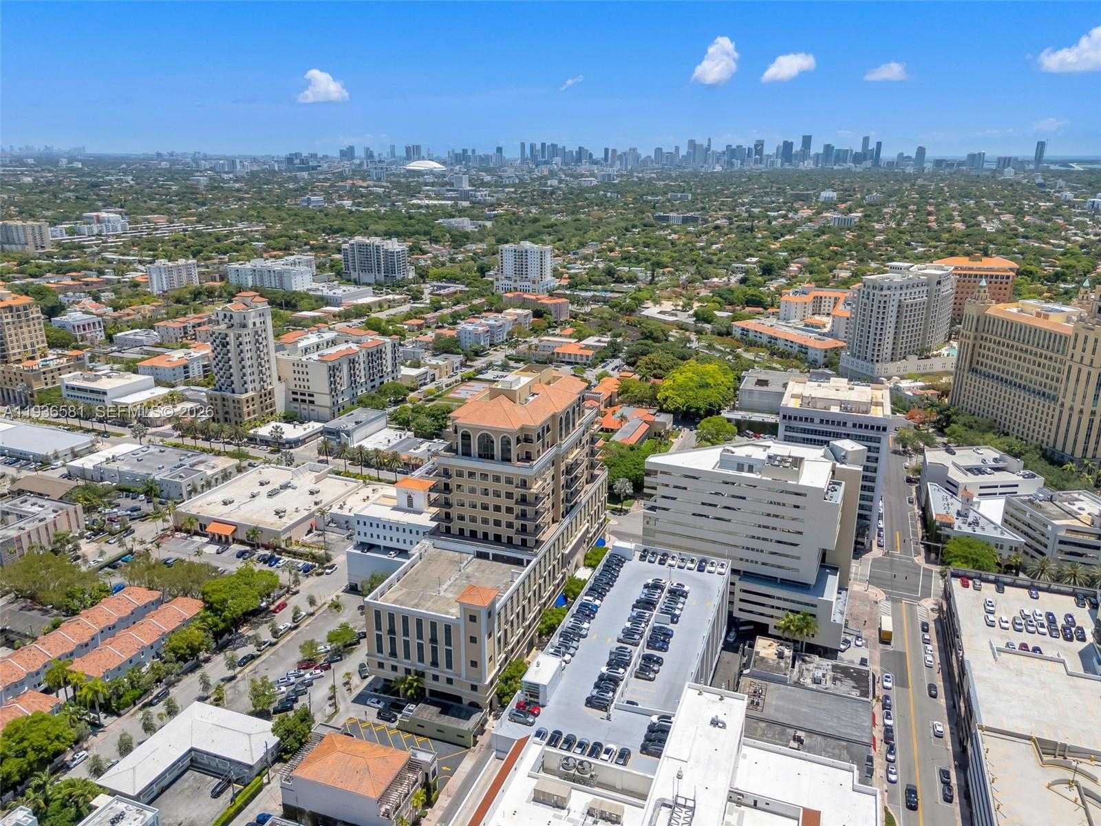 Small Image of 446 MADEIRA AVE, Coral Gables Number 12