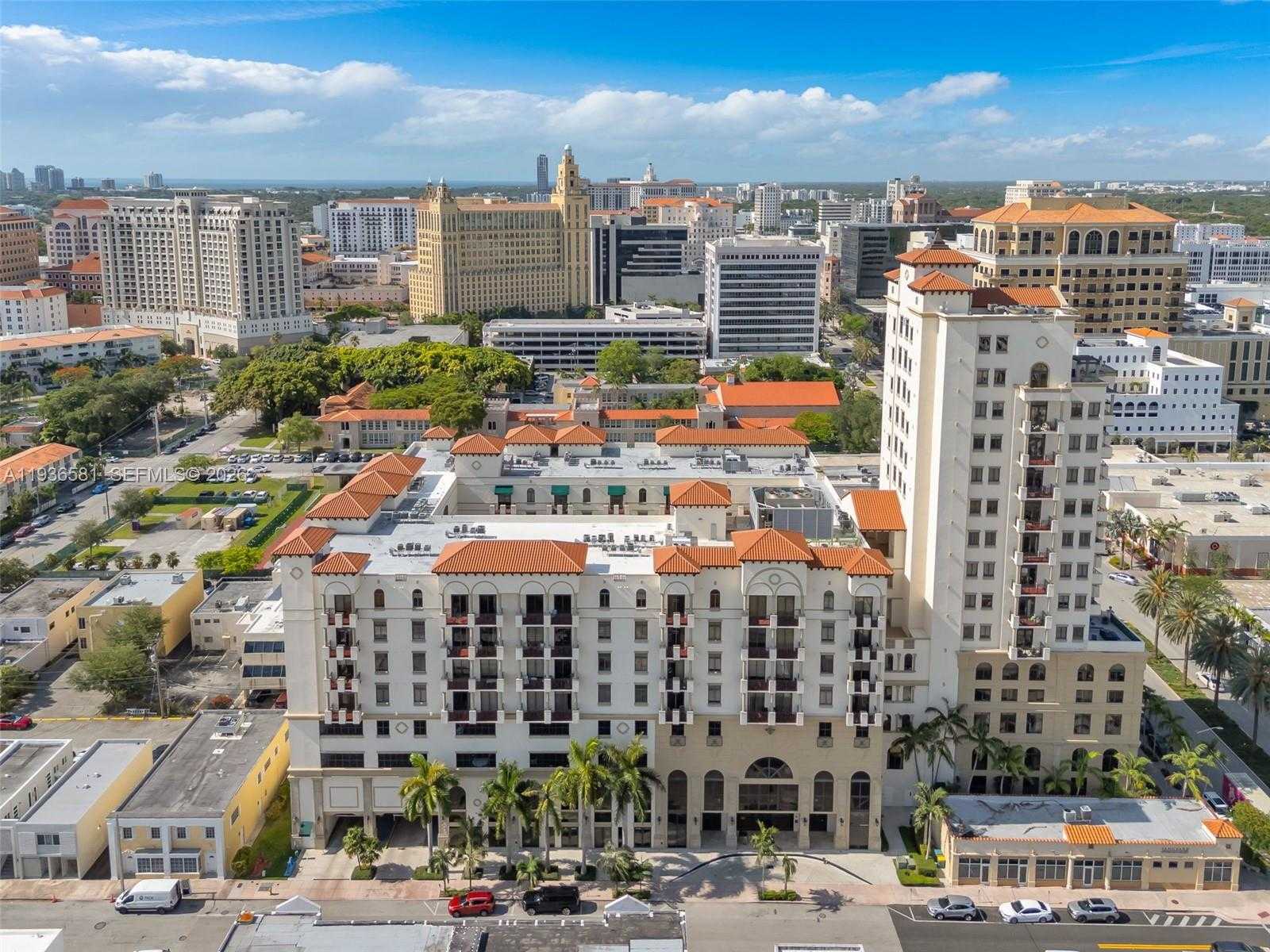 Small Image of 446 MADEIRA AVE, Coral Gables Number 13