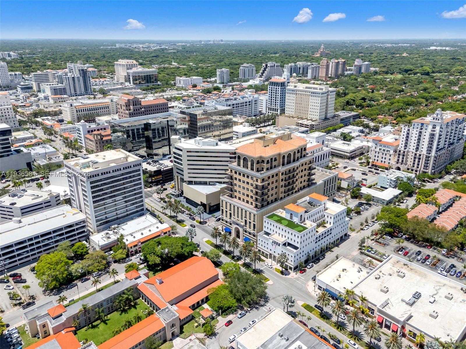 Small Image of 446 MADEIRA AVE, Coral Gables Number 14