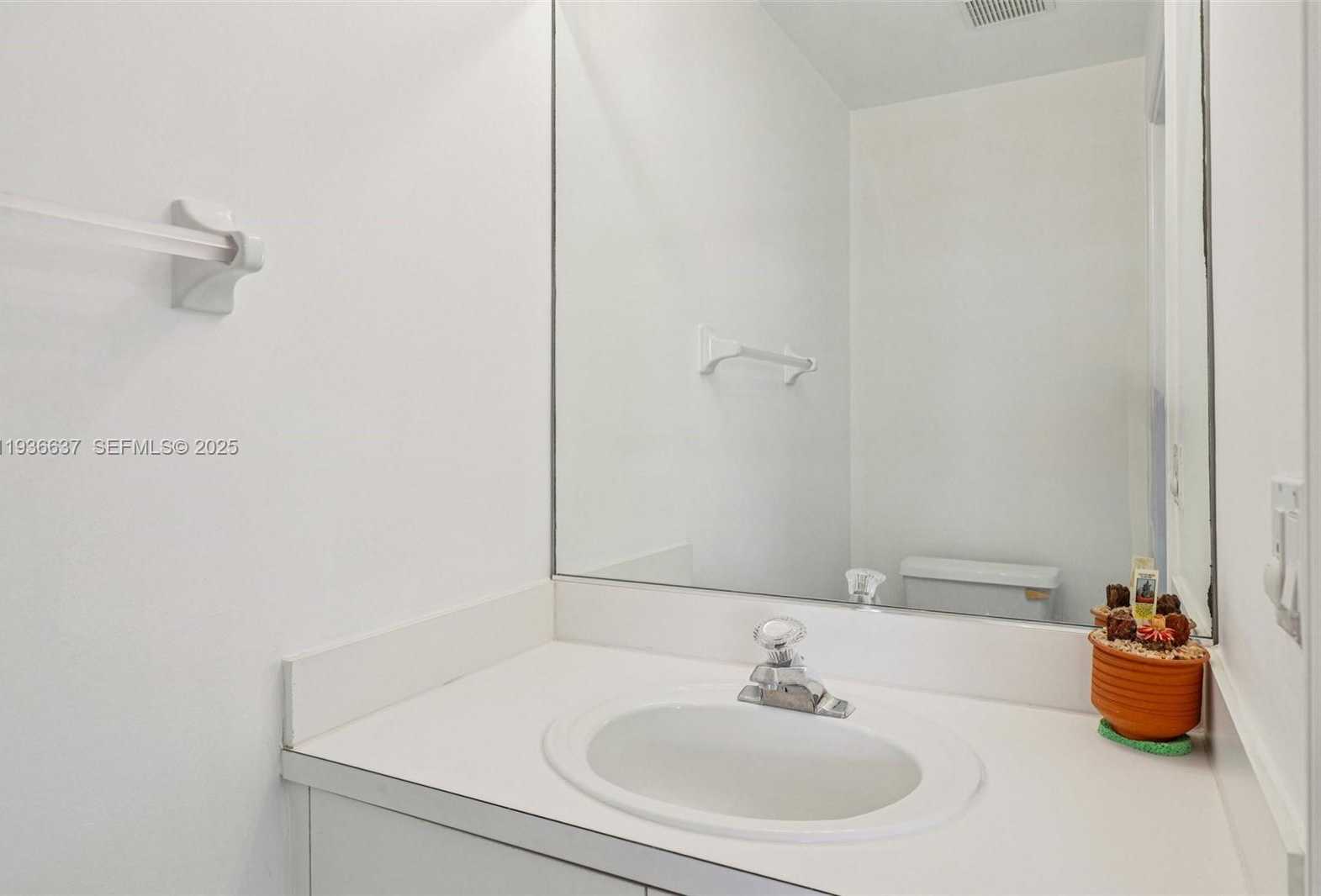 Small Image of 17811 SOUTH WEST 4TH CT, Pembroke Pines Number 16