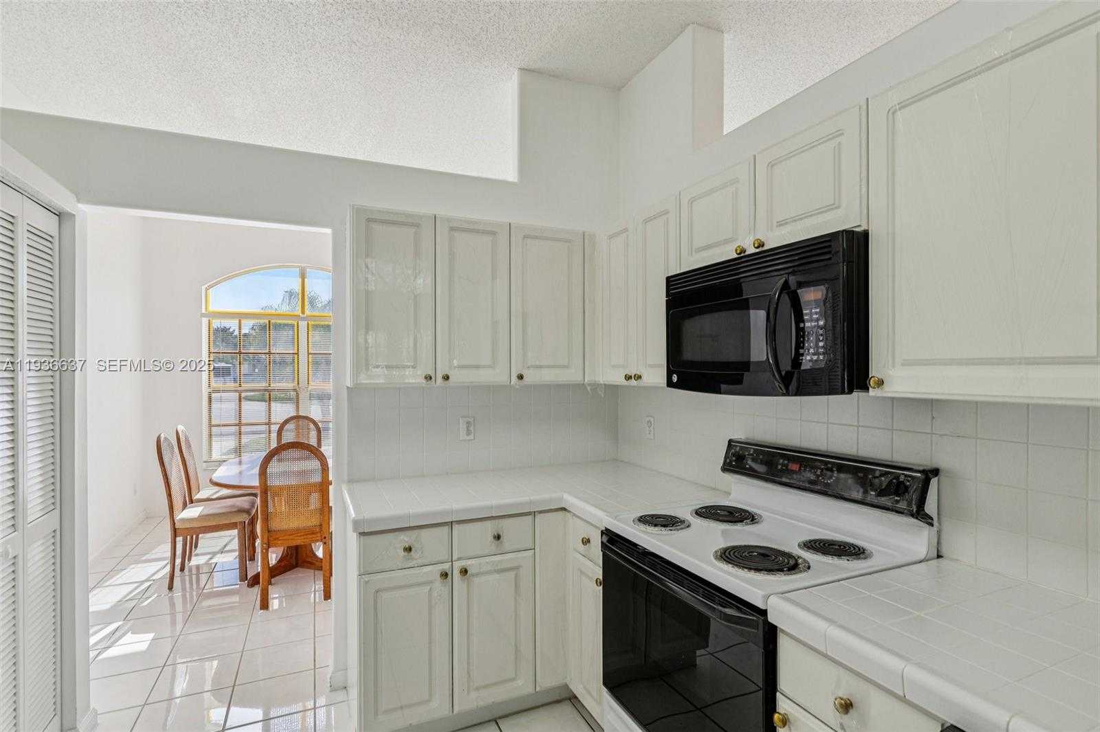 Small Image of 17811 SOUTH WEST 4TH CT, Pembroke Pines Number 21