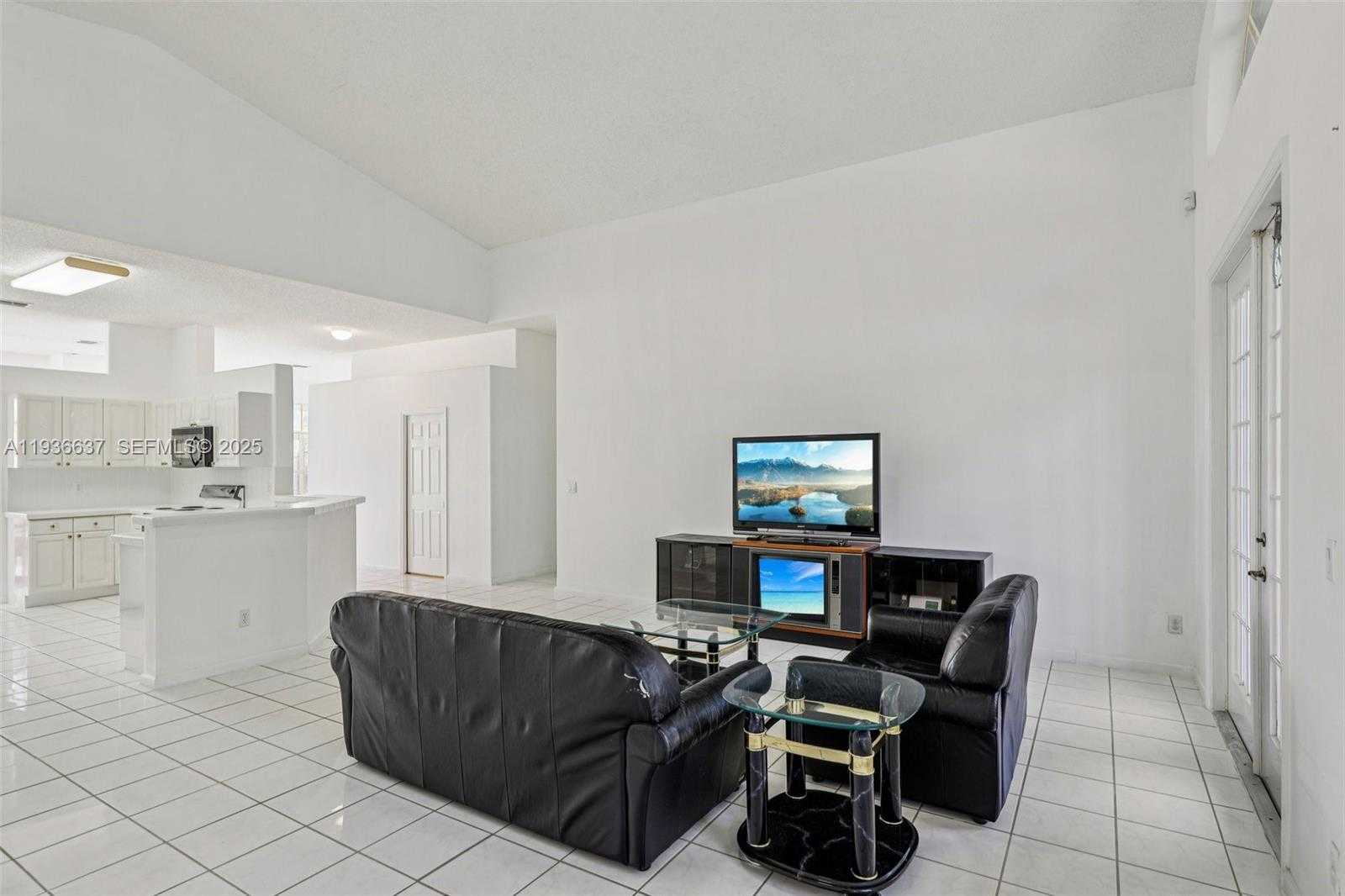 Small Image of 17811 SOUTH WEST 4TH CT, Pembroke Pines Number 29