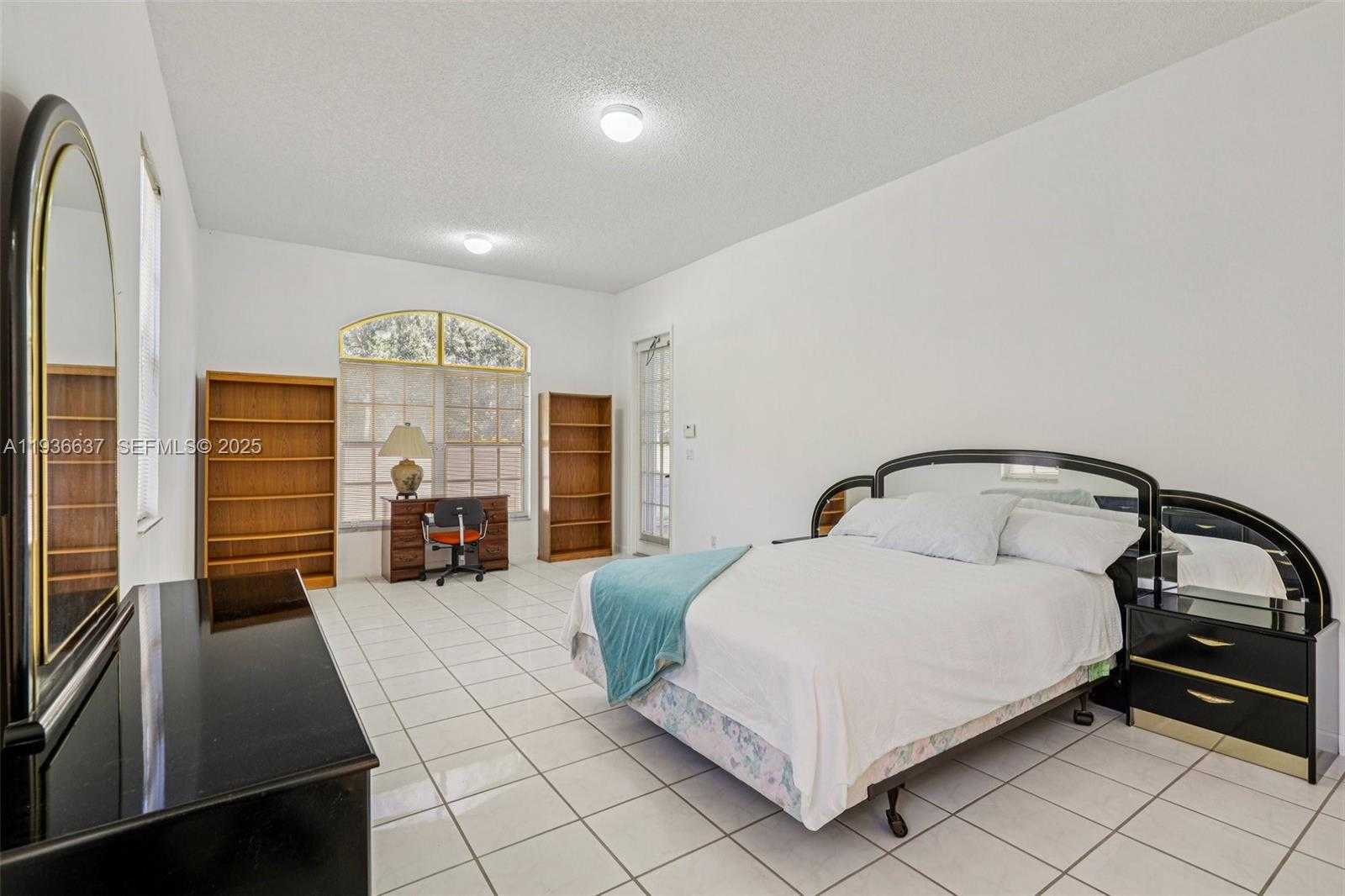 Small Image of 17811 SOUTH WEST 4TH CT, Pembroke Pines Number 31