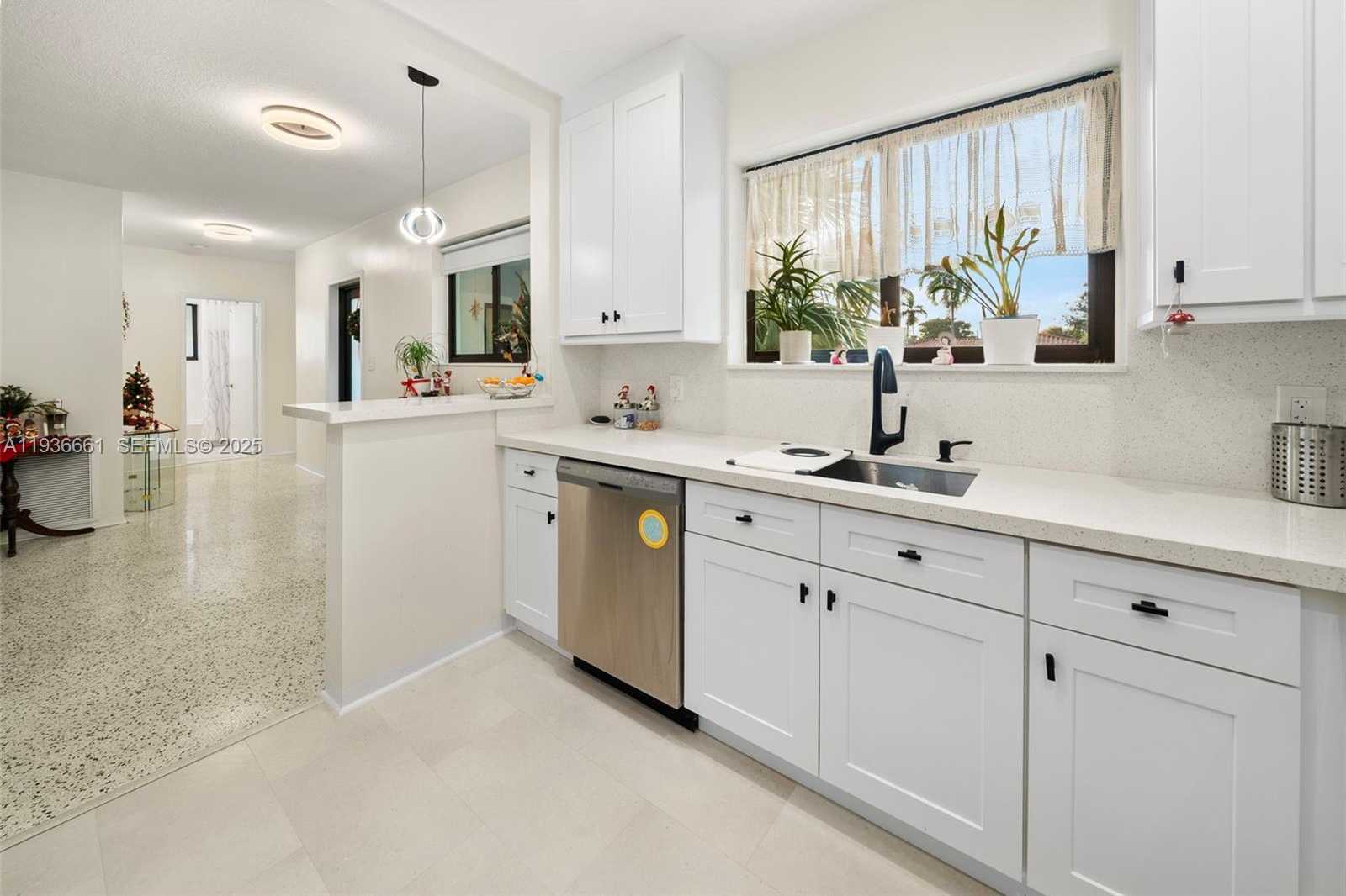 Small Image of 7517 CUTLASS AVE, North Bay Village Number 13