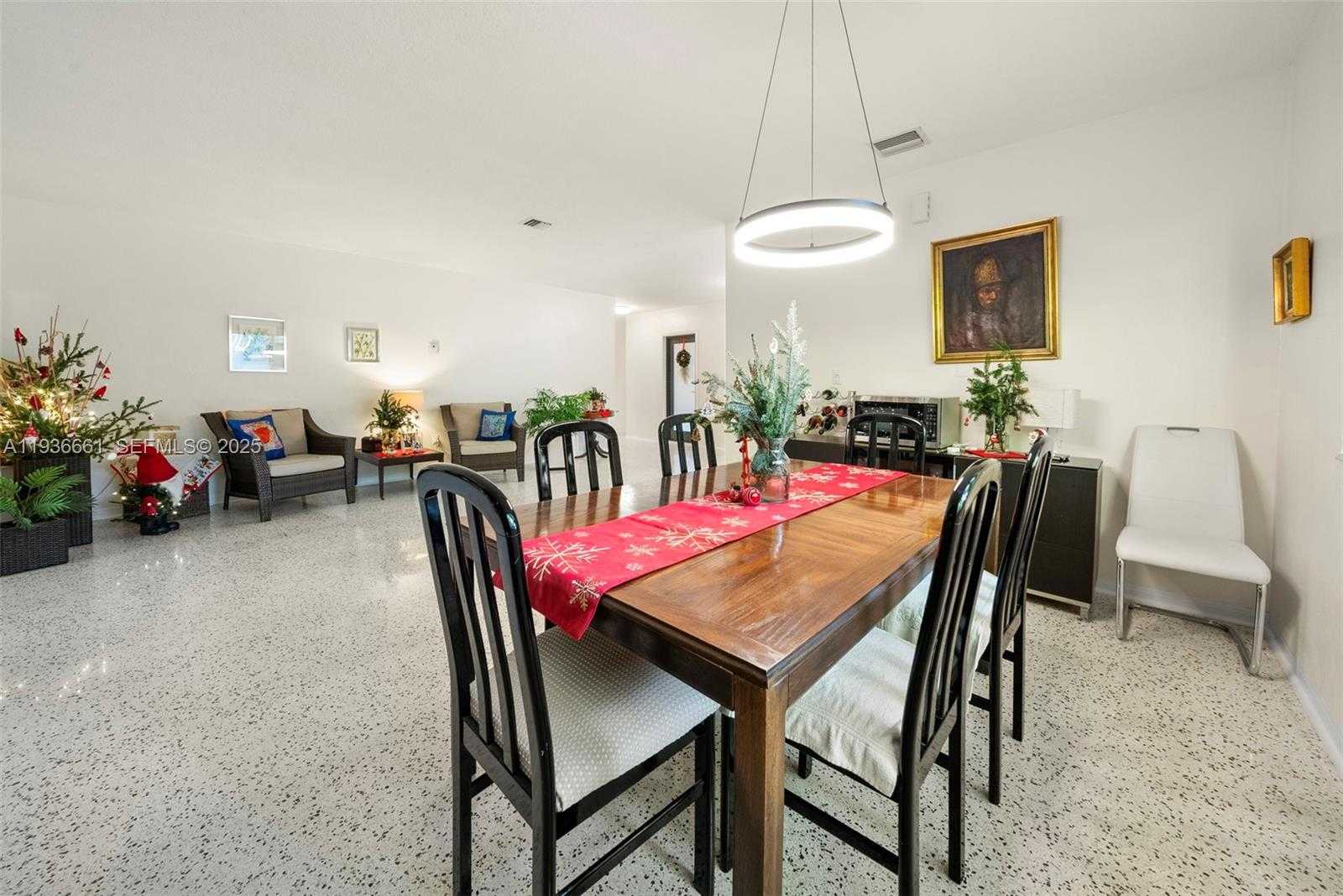 Small Image of 7517 CUTLASS AVE, North Bay Village Number 15