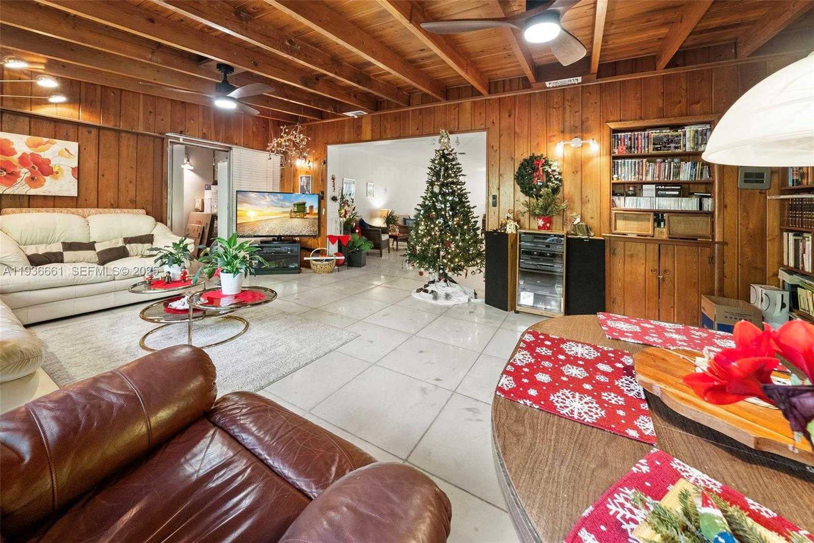 Small Image of 7517 CUTLASS AVE, North Bay Village Number 17