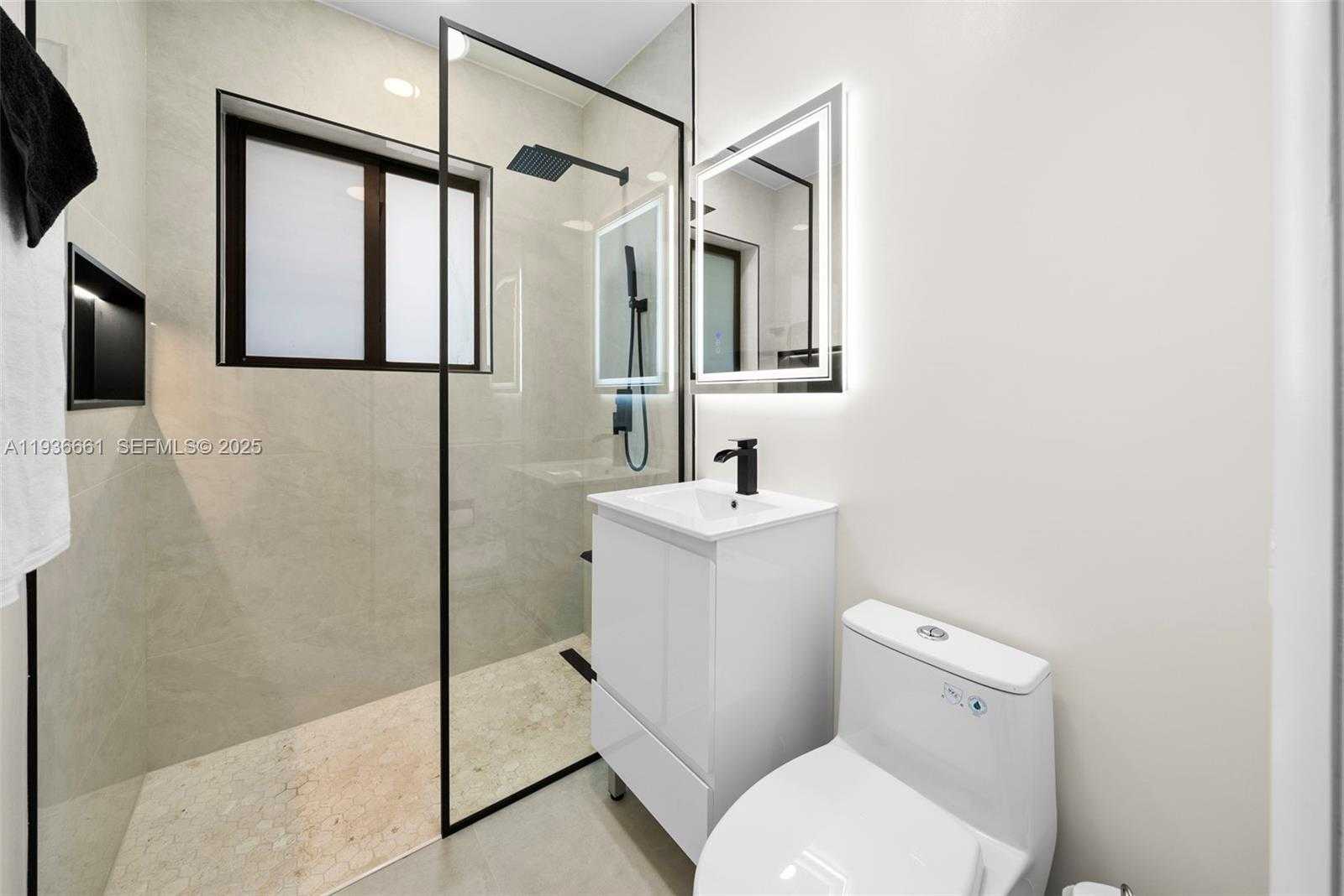 Small Image of 7517 CUTLASS AVE, North Bay Village Number 28