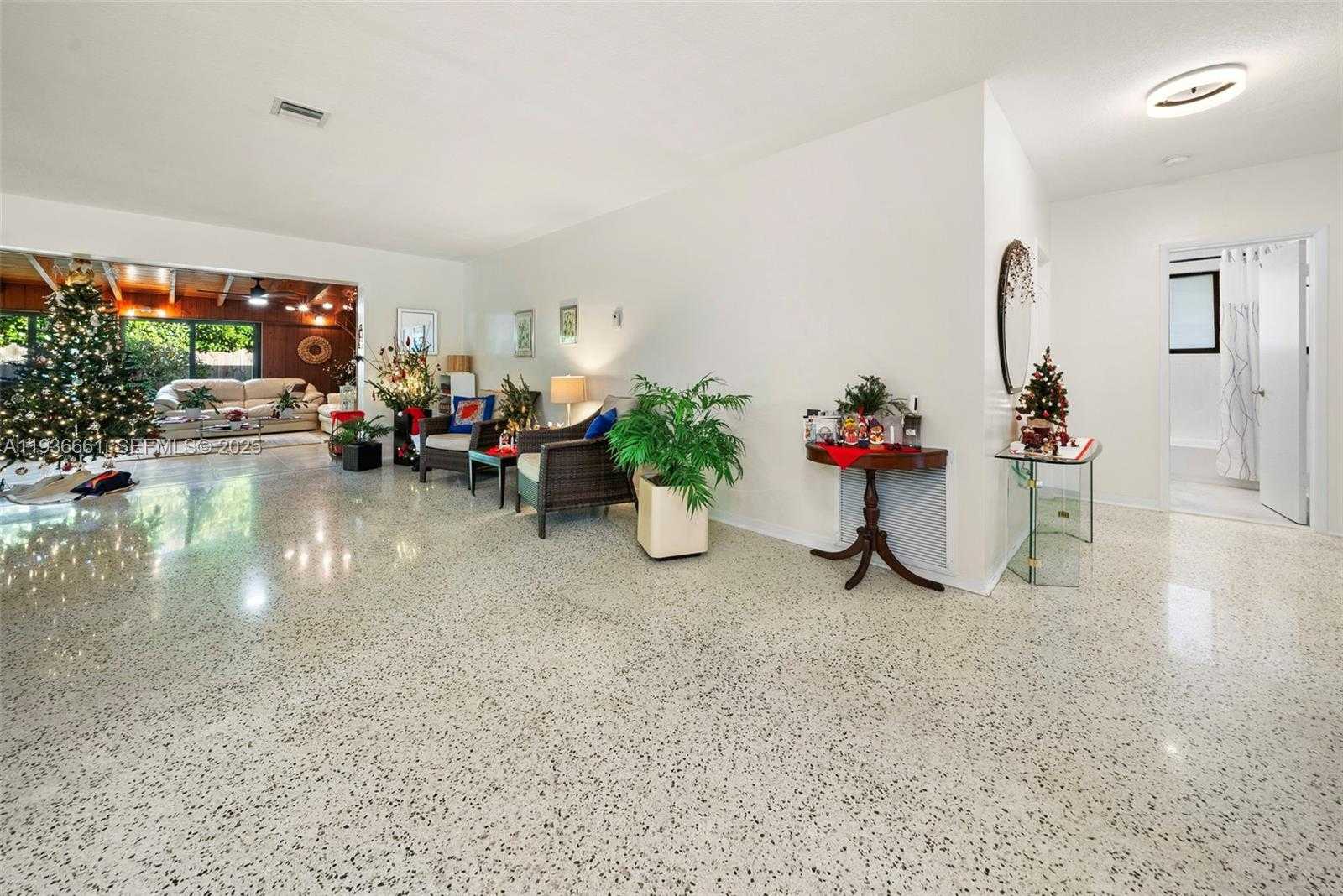 Small Image of 7517 CUTLASS AVE, North Bay Village Number 5