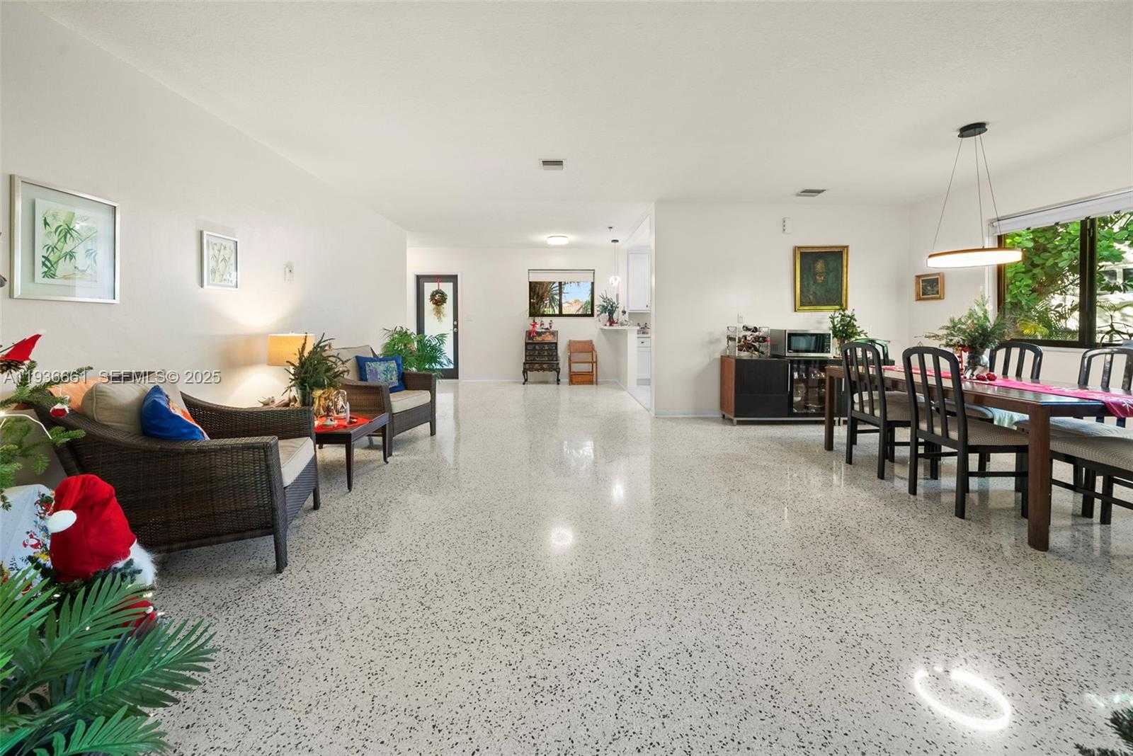 Small Image of 7517 CUTLASS AVE, North Bay Village Number 9