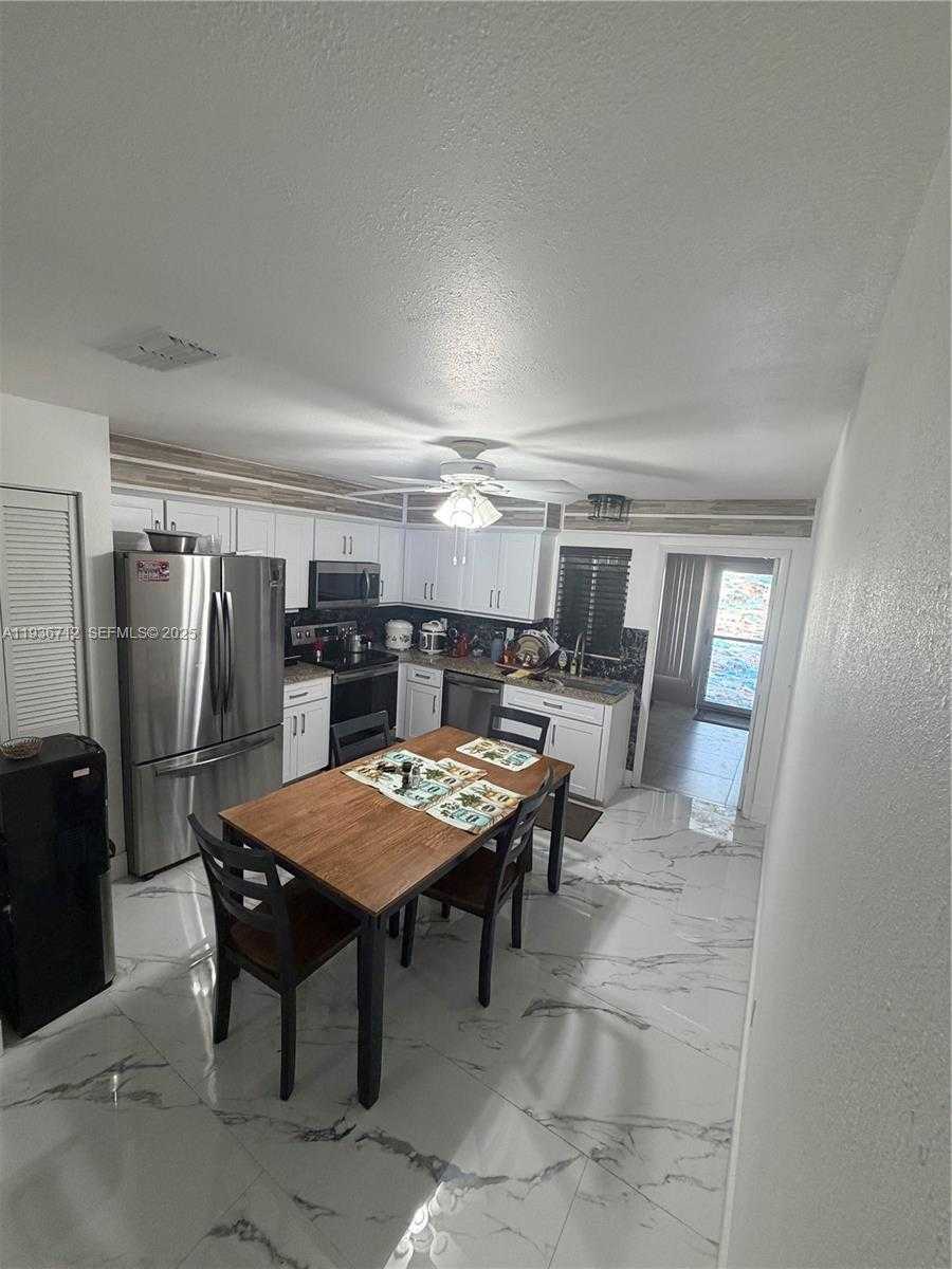 Small Image of 3112 SPINKS ROAD, Sebring Number 5