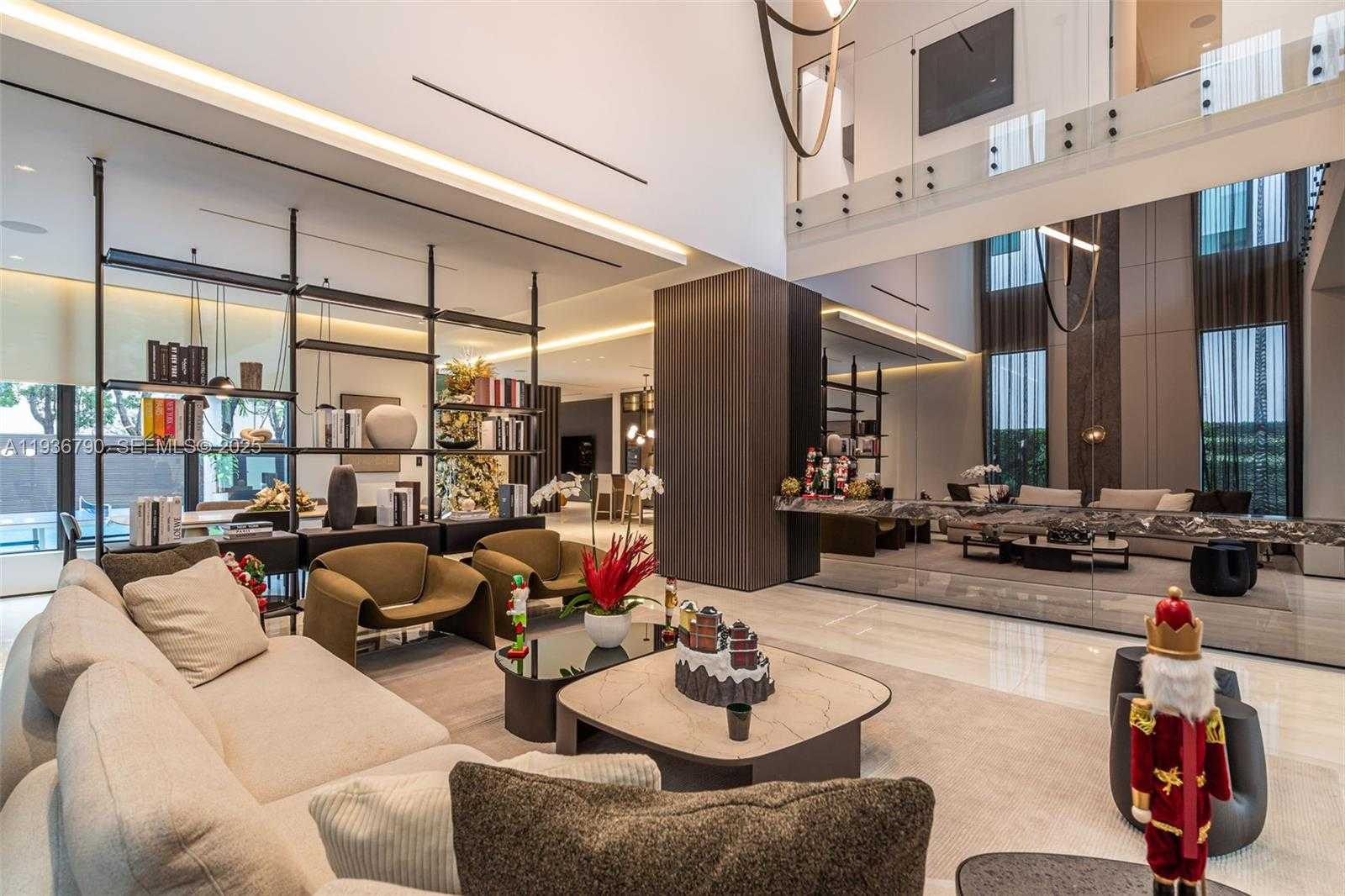 Small Image of 10540 NORTH WEST 67TH TER, Doral Number 1