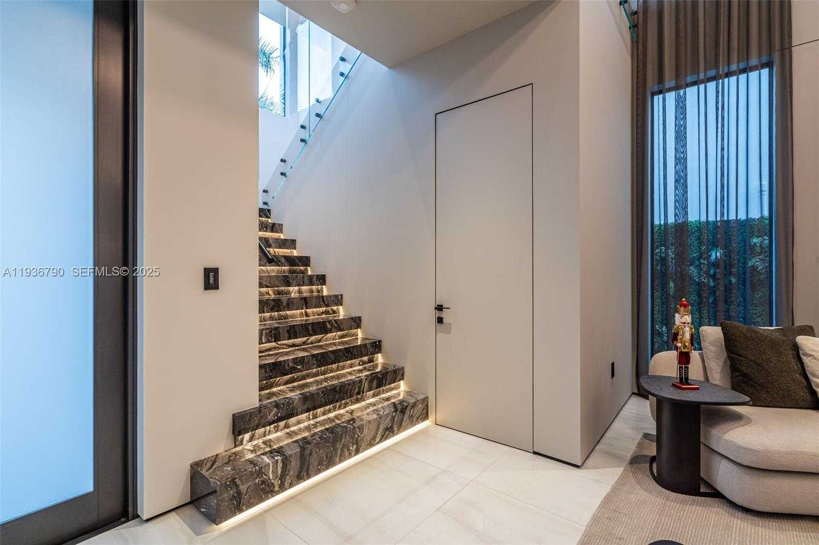 Small Image of 10540 NORTH WEST 67TH TER, Doral Number 11