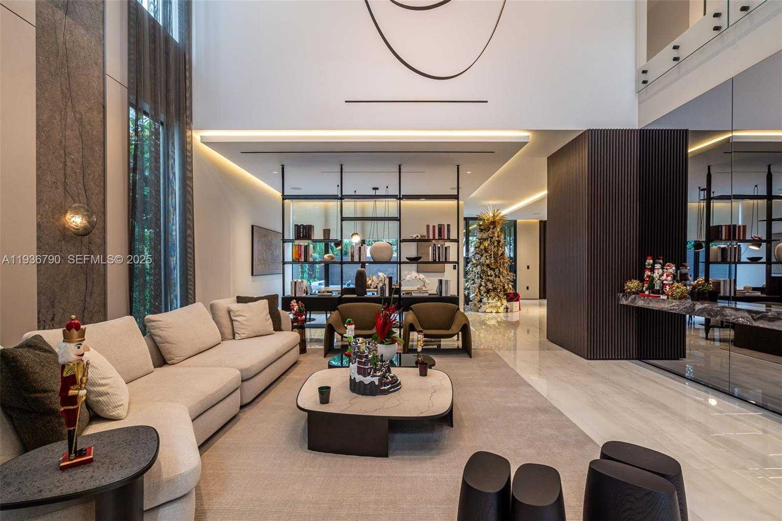 Small Image of 10540 NORTH WEST 67TH TER, Doral Number 2