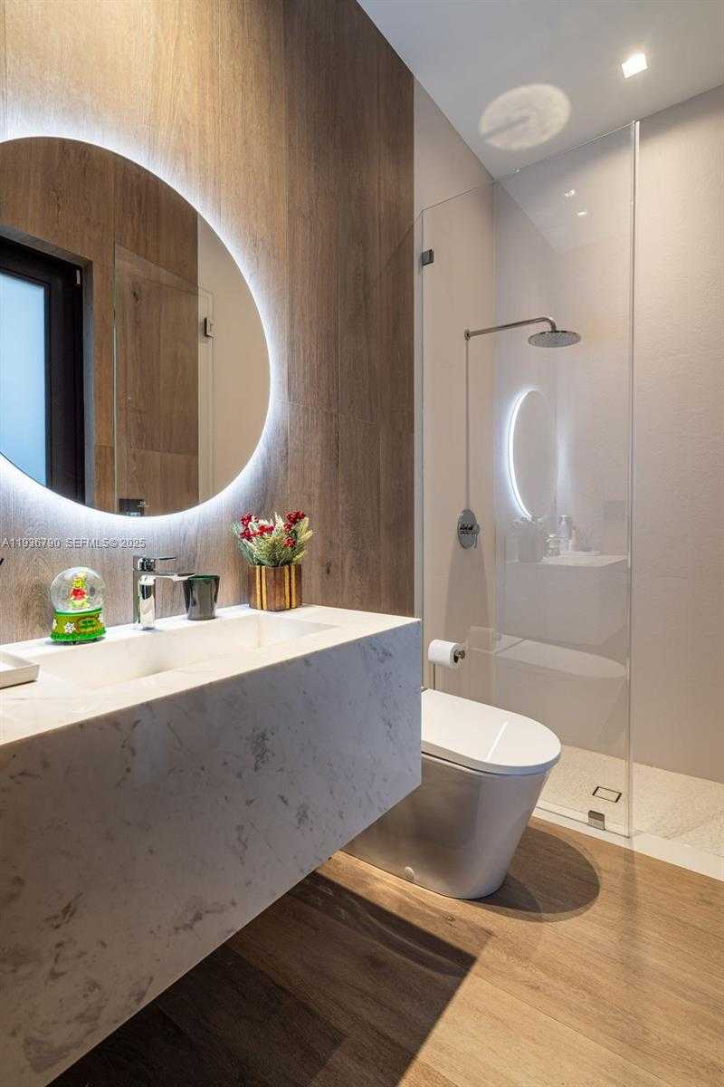 Small Image of 10540 NORTH WEST 67TH TER, Doral Number 23