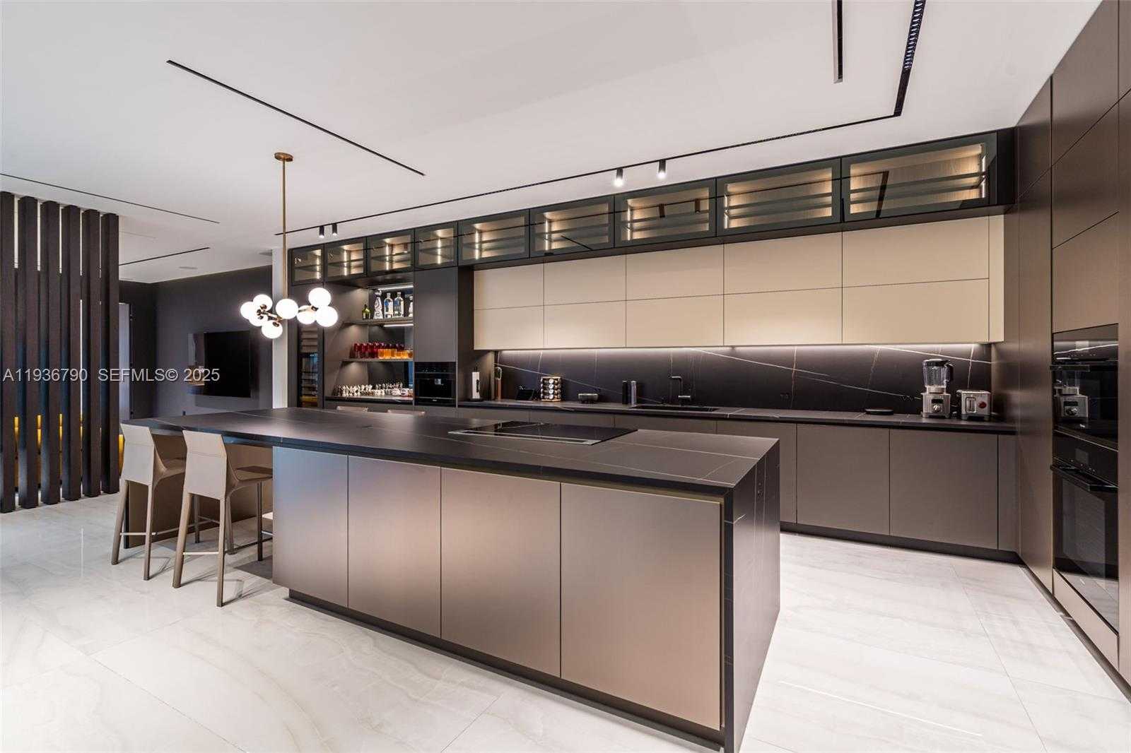 Small Image of 10540 NORTH WEST 67TH TER, Doral Number 3