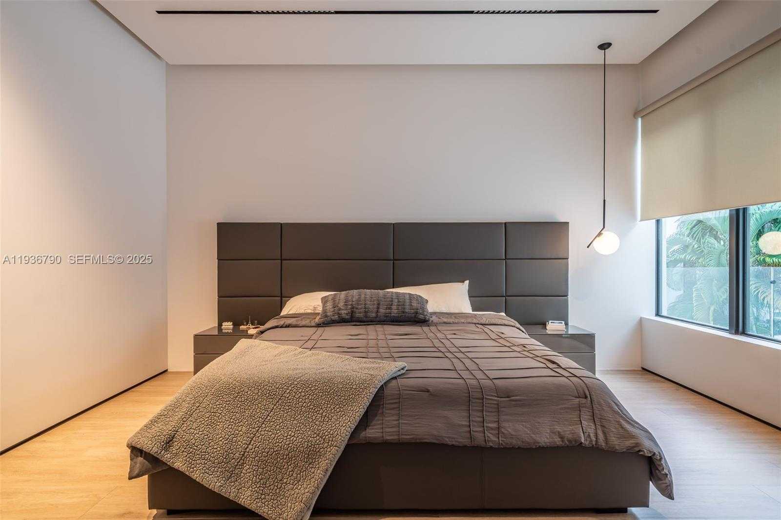 Small Image of 10540 NORTH WEST 67TH TER, Doral Number 30