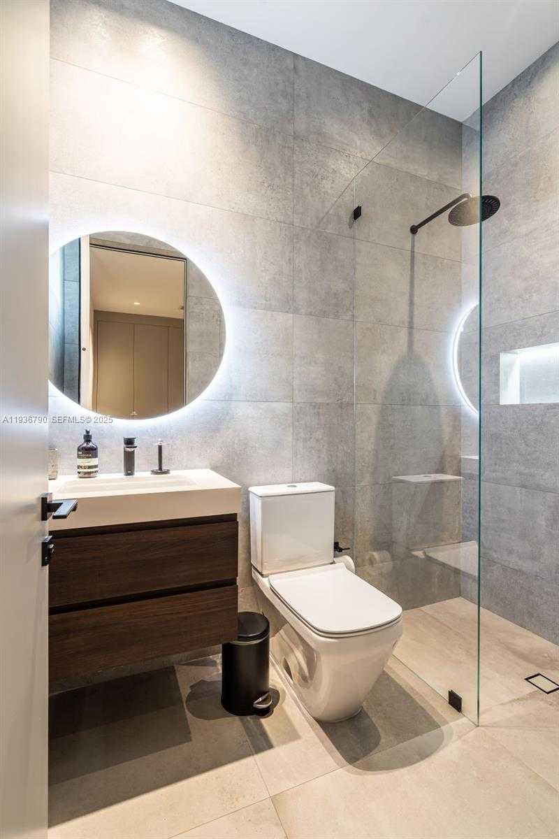 Small Image of 10540 NORTH WEST 67TH TER, Doral Number 39