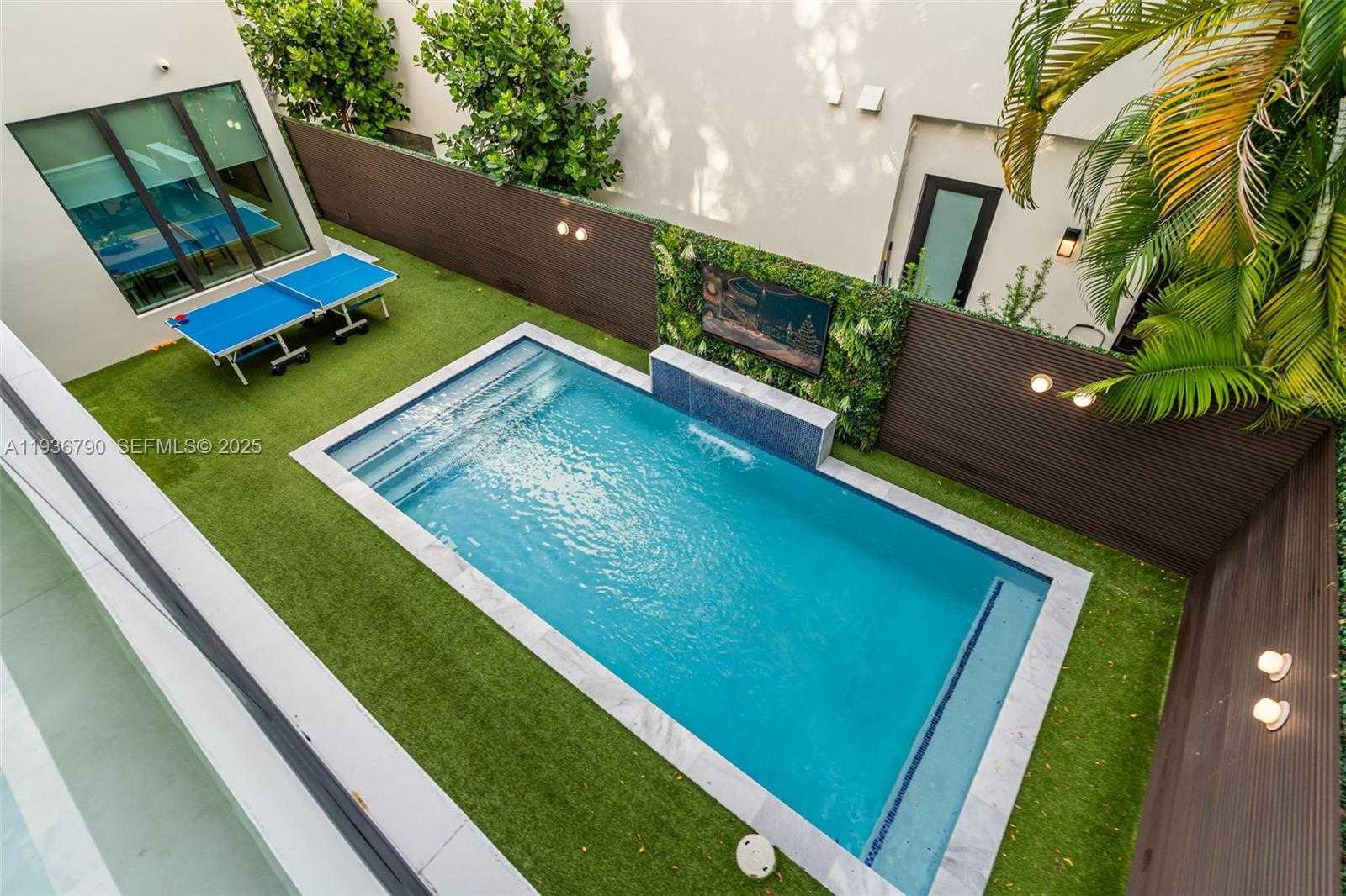 Small Image of 10540 NORTH WEST 67TH TER, Doral Number 49