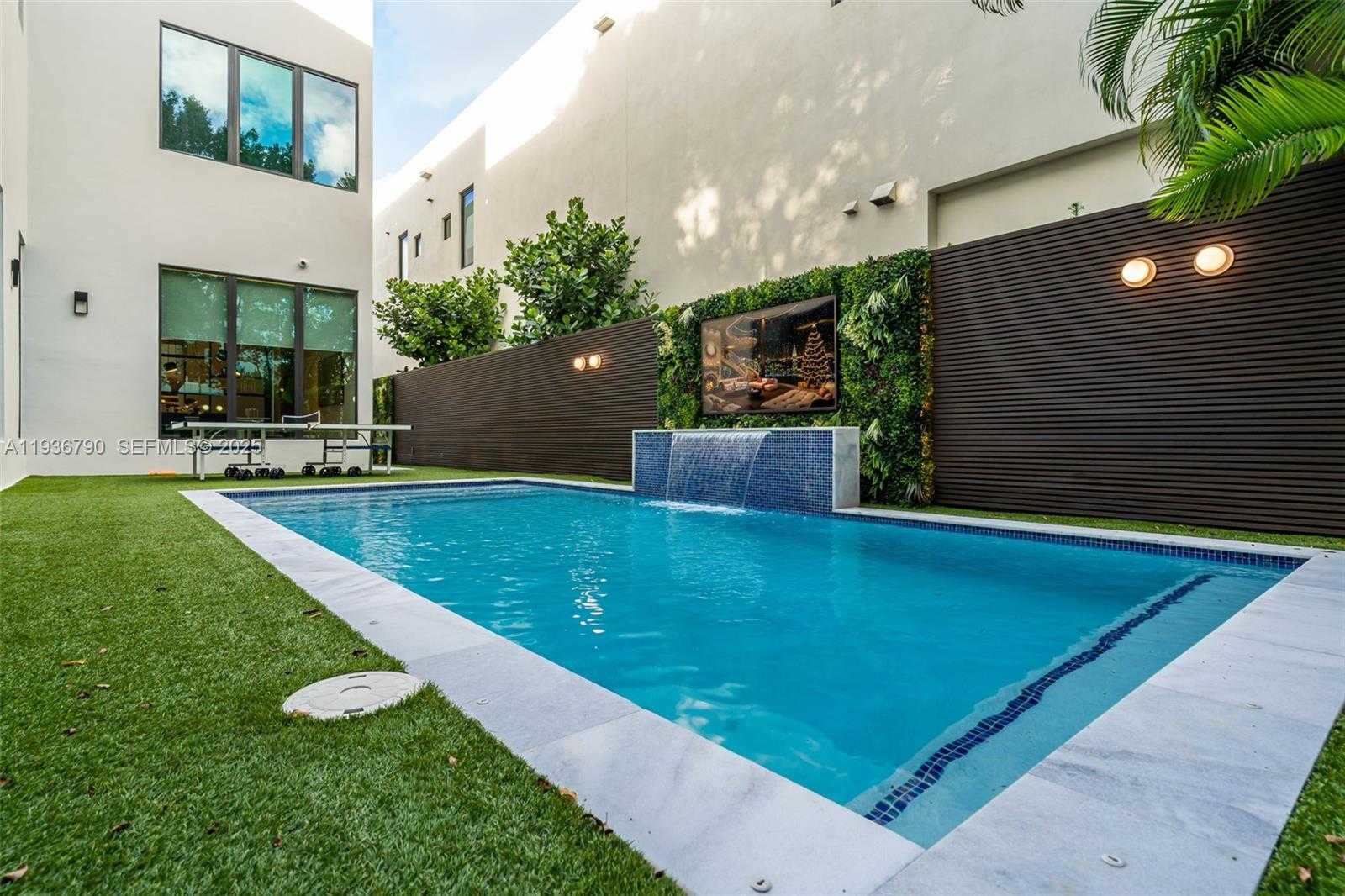 Small Image of 10540 NORTH WEST 67TH TER, Doral Number 55