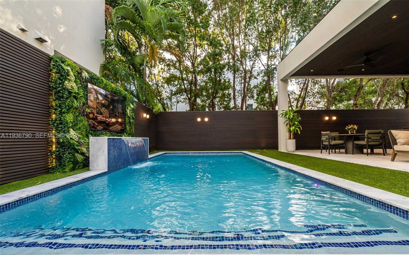 Small Image of 10540 NORTH WEST 67TH TER, Doral Number 58